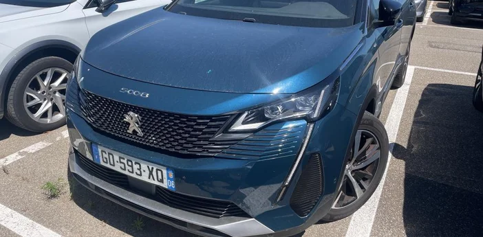 PEUGEOT 5008