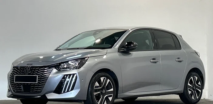 PEUGEOT 208