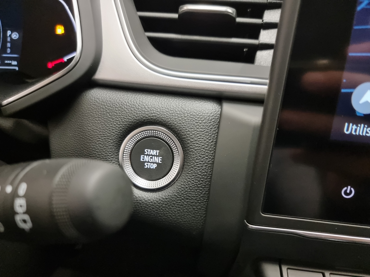 RENAULT CAPTUR mild hybrid 140 EDC Techno