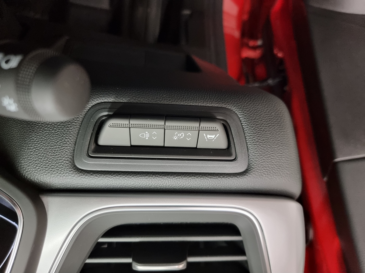 RENAULT CAPTUR mild hybrid 140 EDC Techno