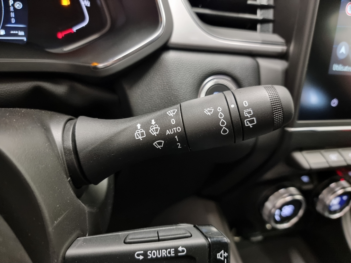 RENAULT CAPTUR mild hybrid 140 EDC Techno
