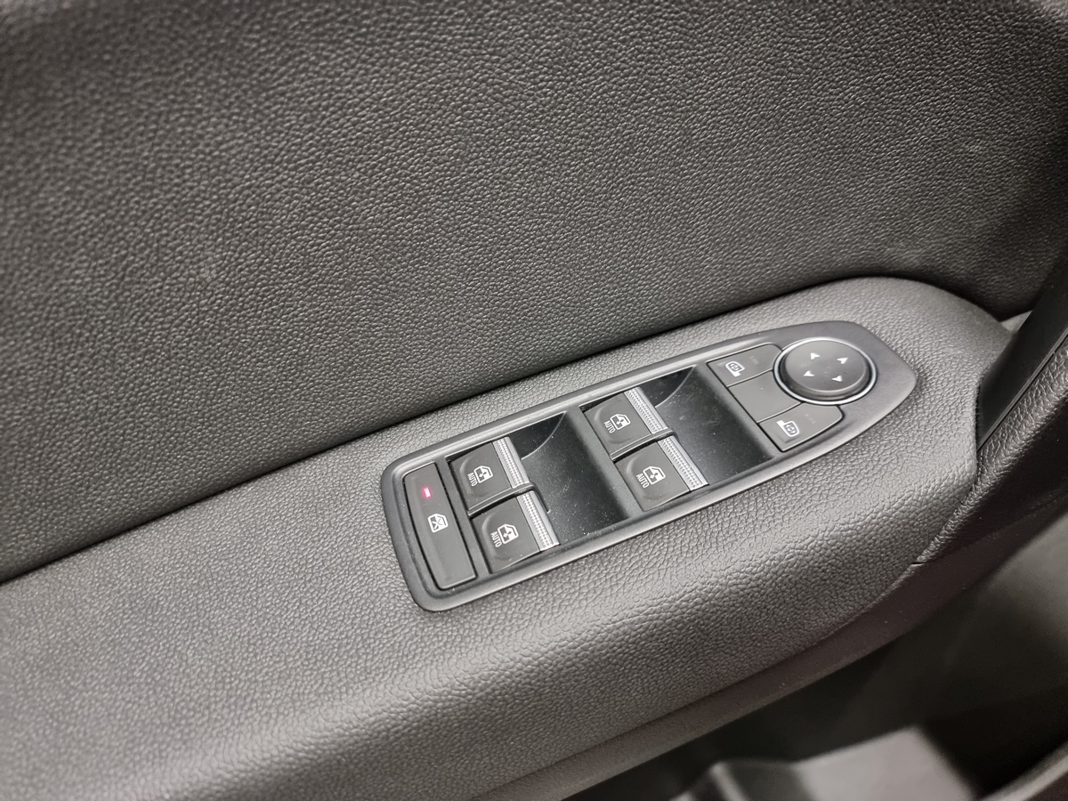 RENAULT CAPTUR mild hybrid 140 EDC Techno
