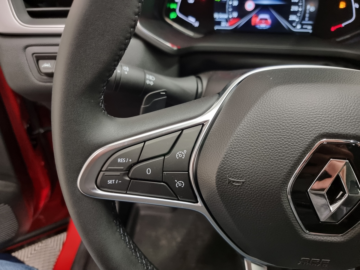 RENAULT CAPTUR mild hybrid 140 EDC Techno