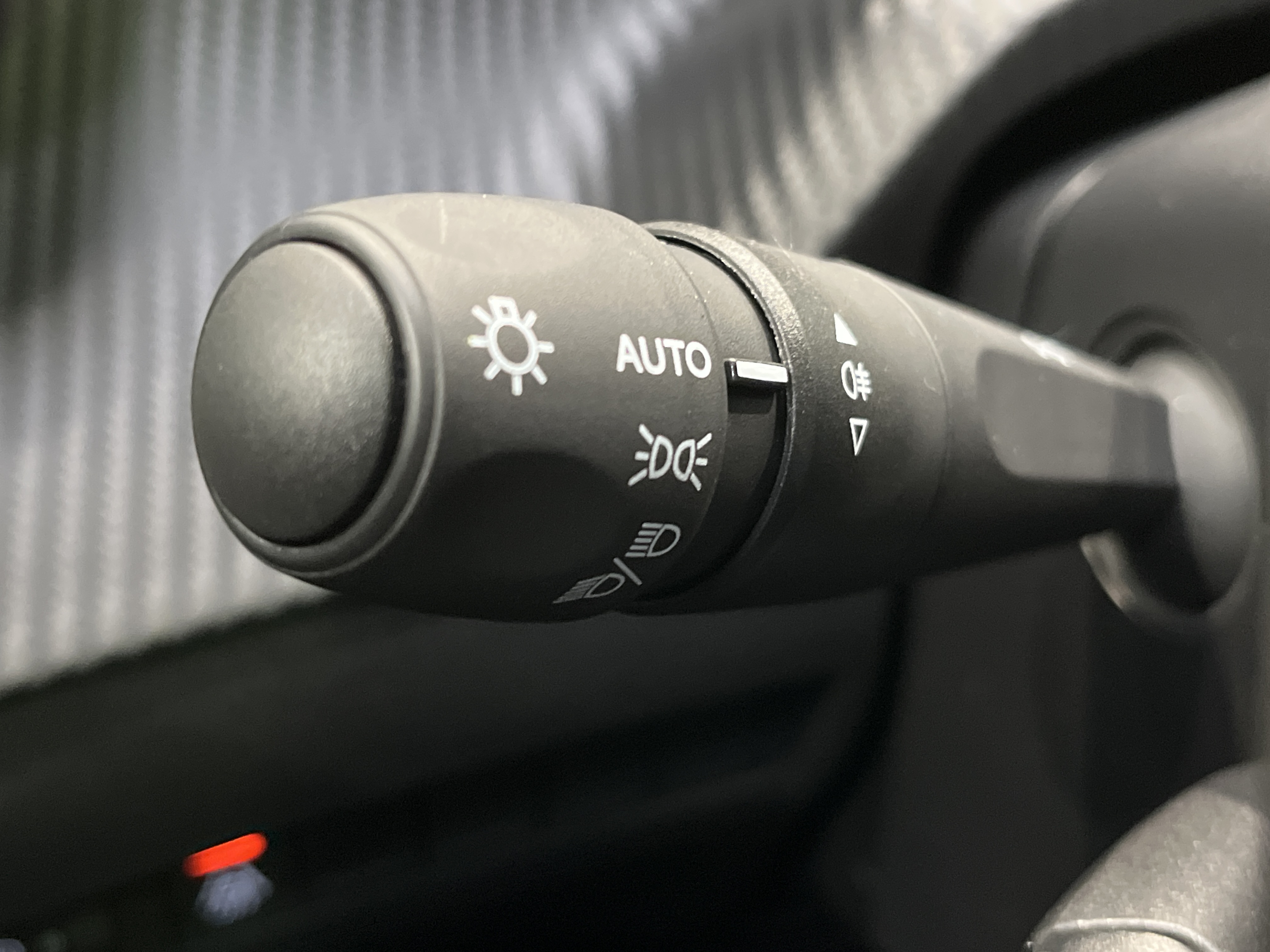 PEUGEOT 208 Allure PureTech 100 S&S BVM6