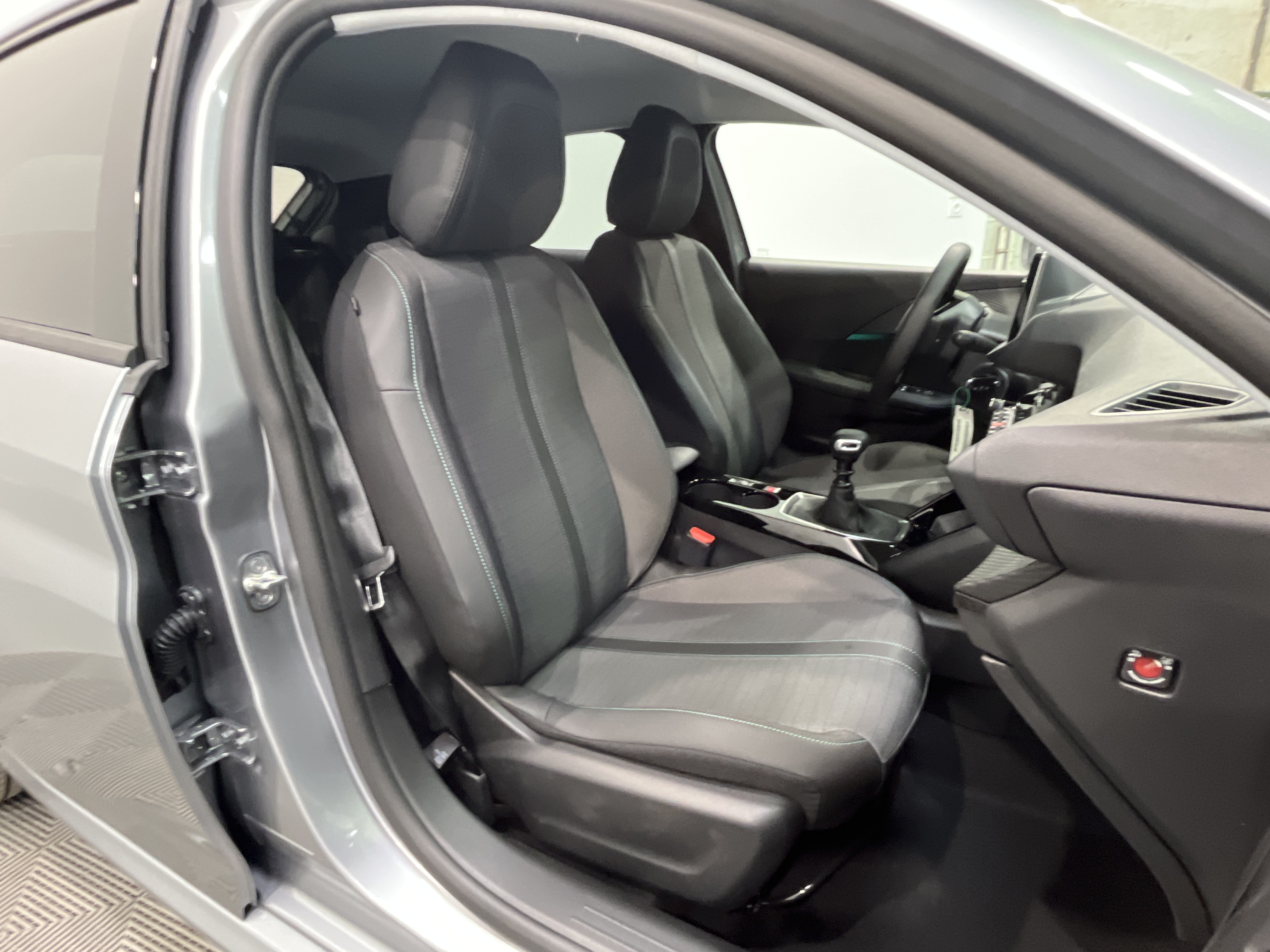 PEUGEOT 208 Allure PureTech 100 S&S BVM6