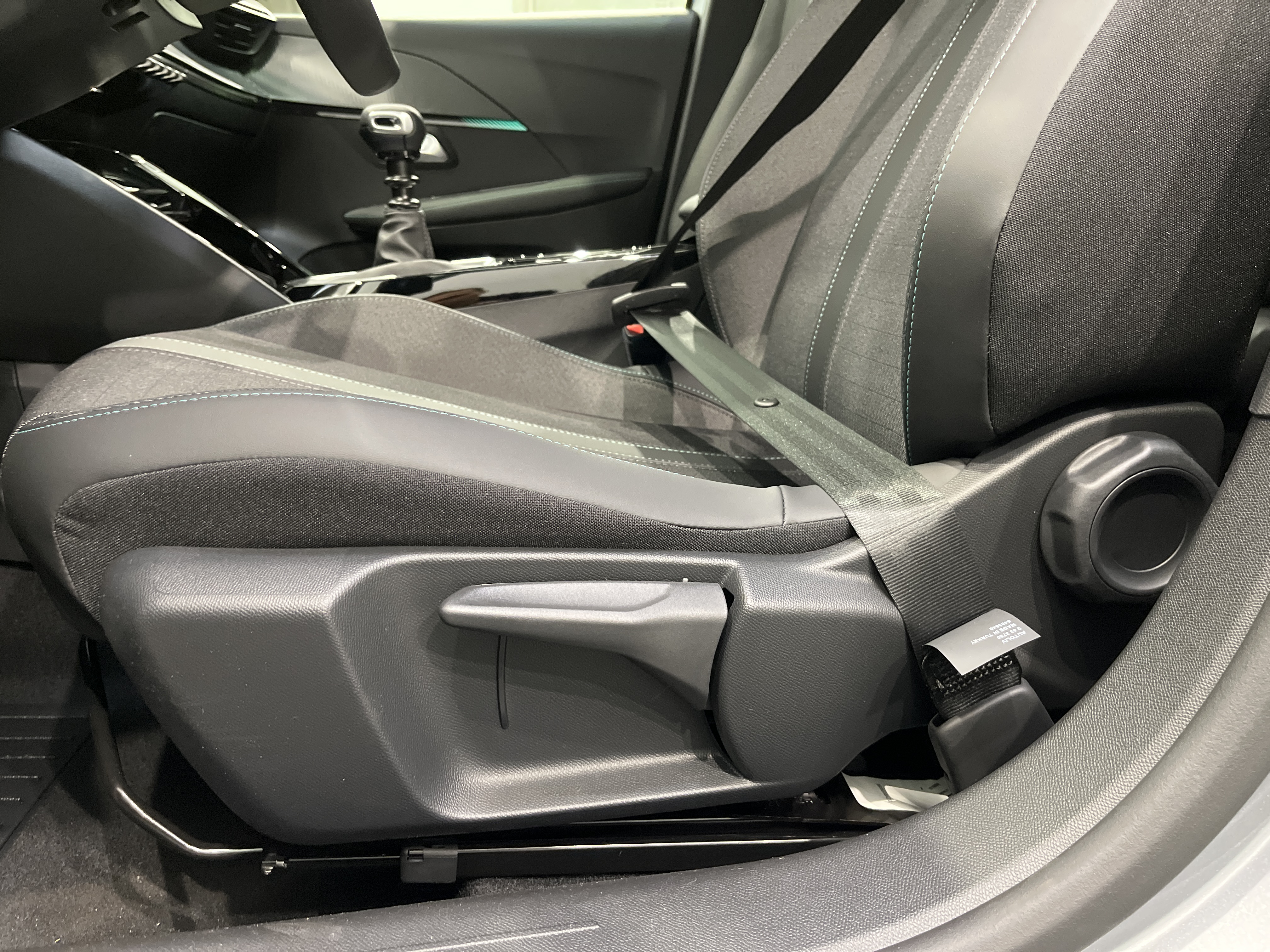 PEUGEOT 208 Allure PureTech 100 S&S BVM6