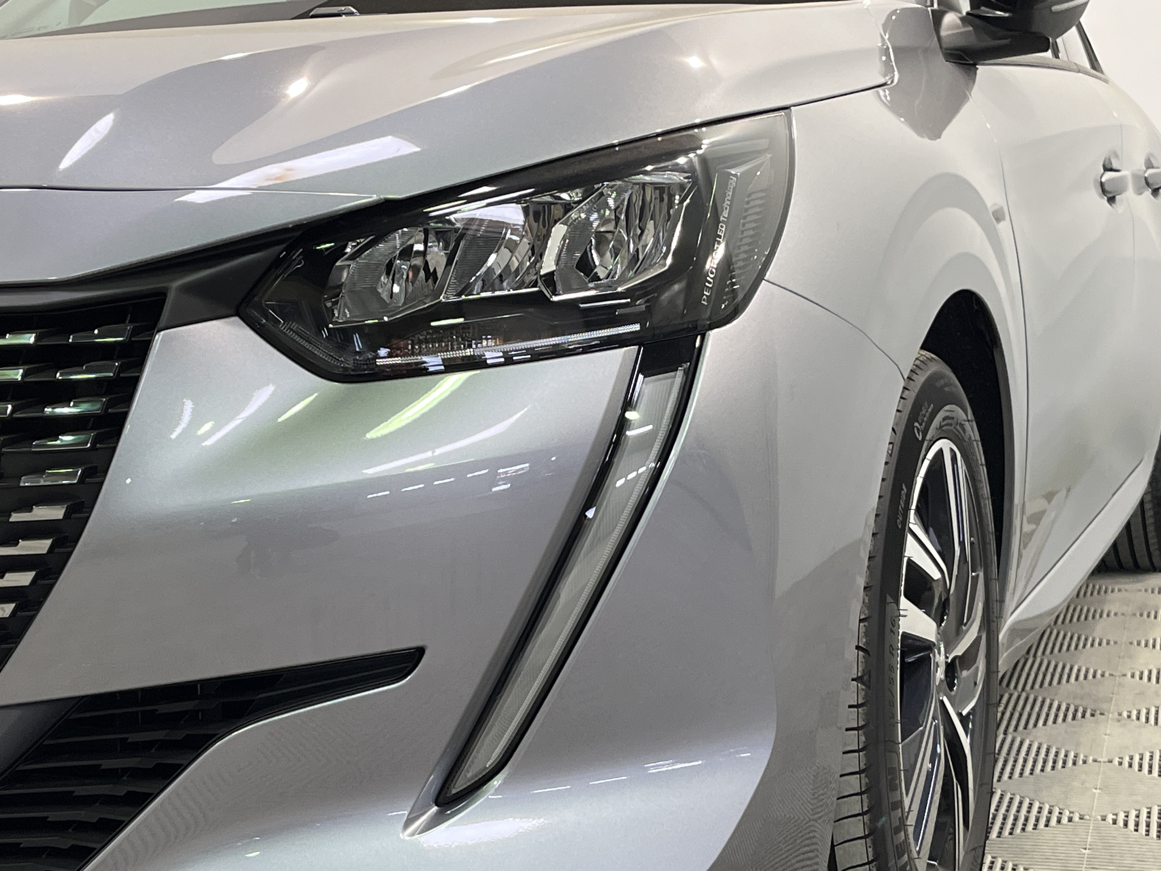 PEUGEOT 208 Allure PureTech 100 S&S BVM6