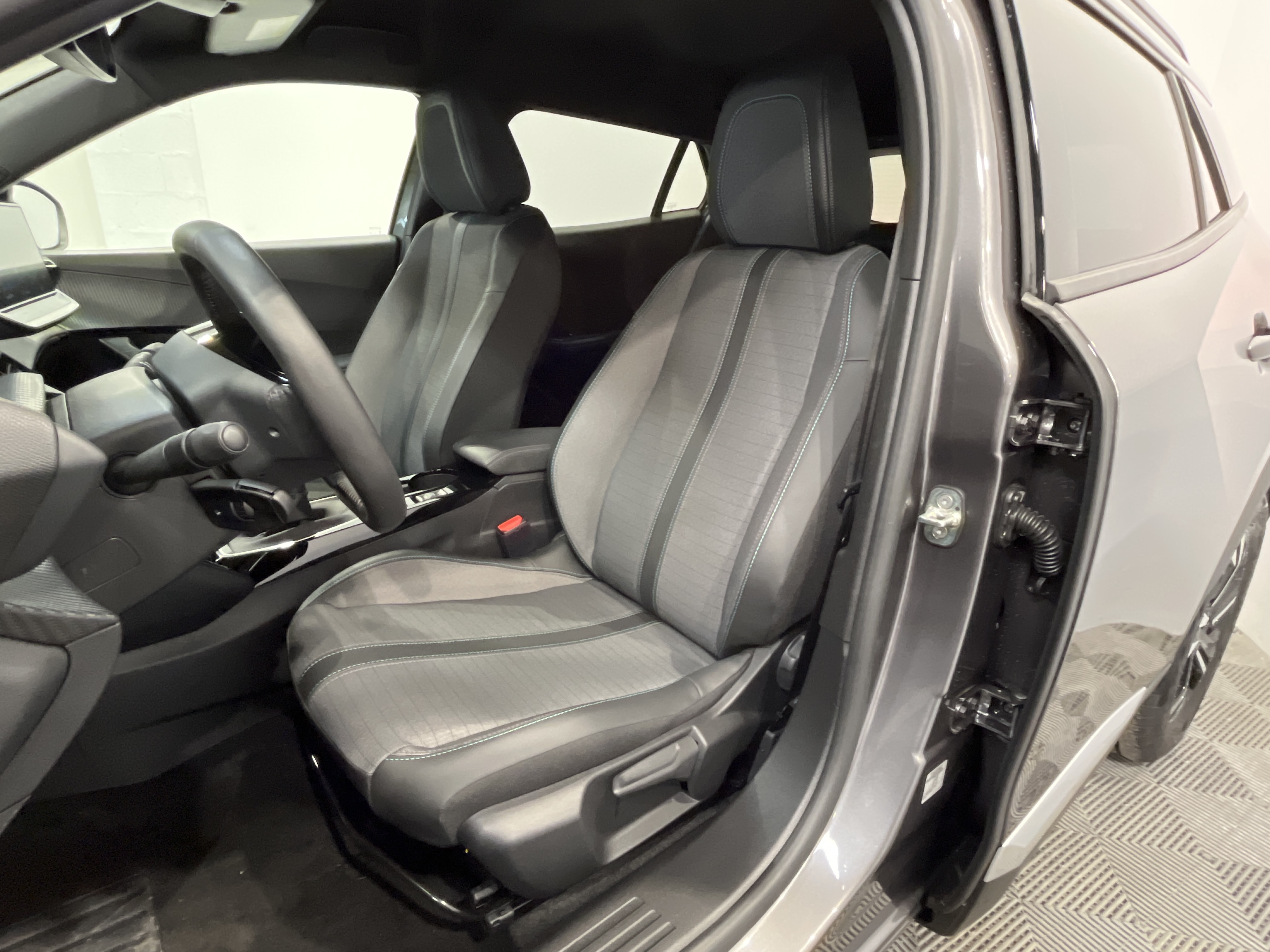 PEUGEOT 2008 ALLURE PACK PURETECH 130 S&S BVM6