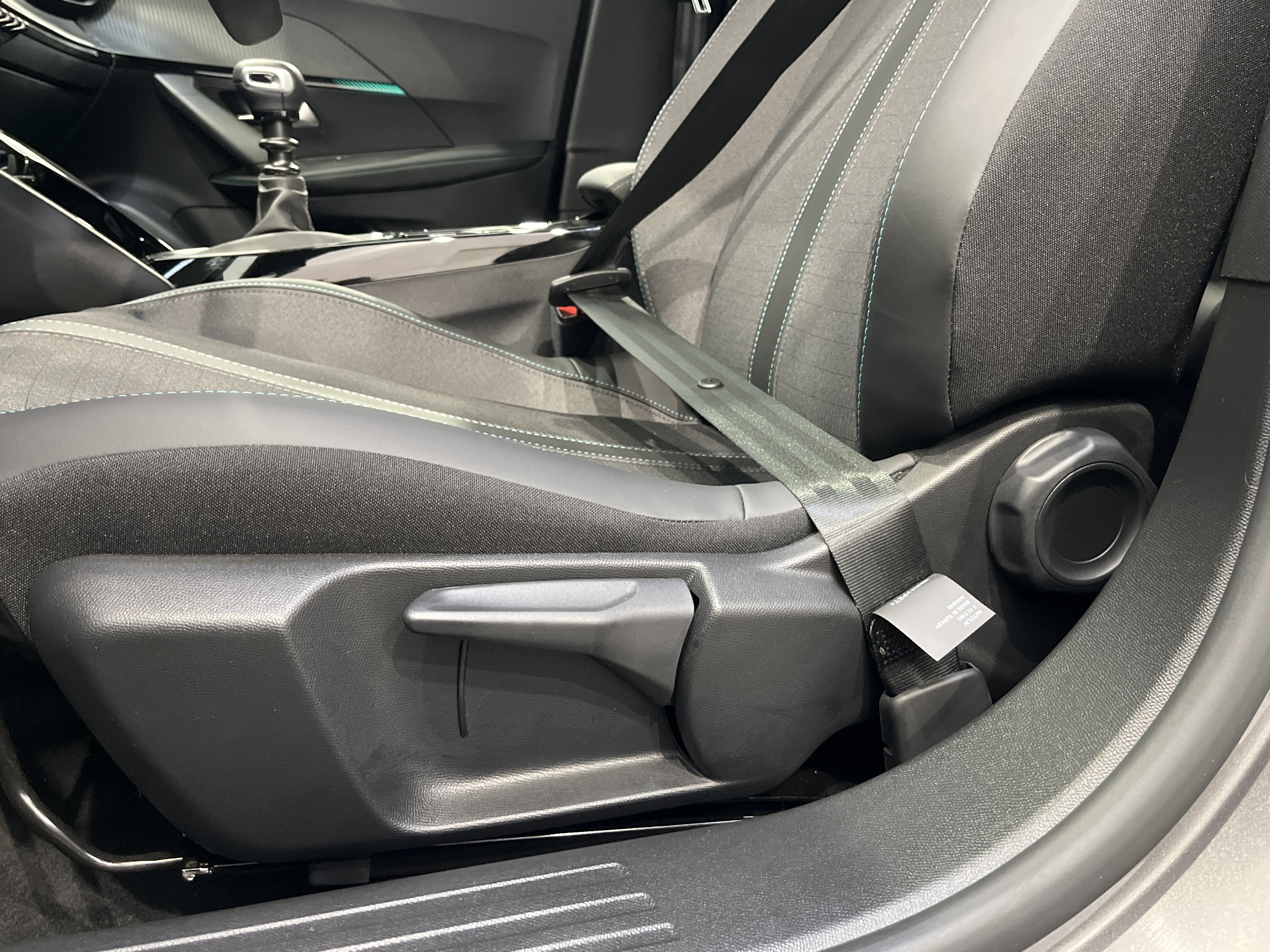 PEUGEOT 2008 ALLURE PACK PURETECH 130 S&S BVM6