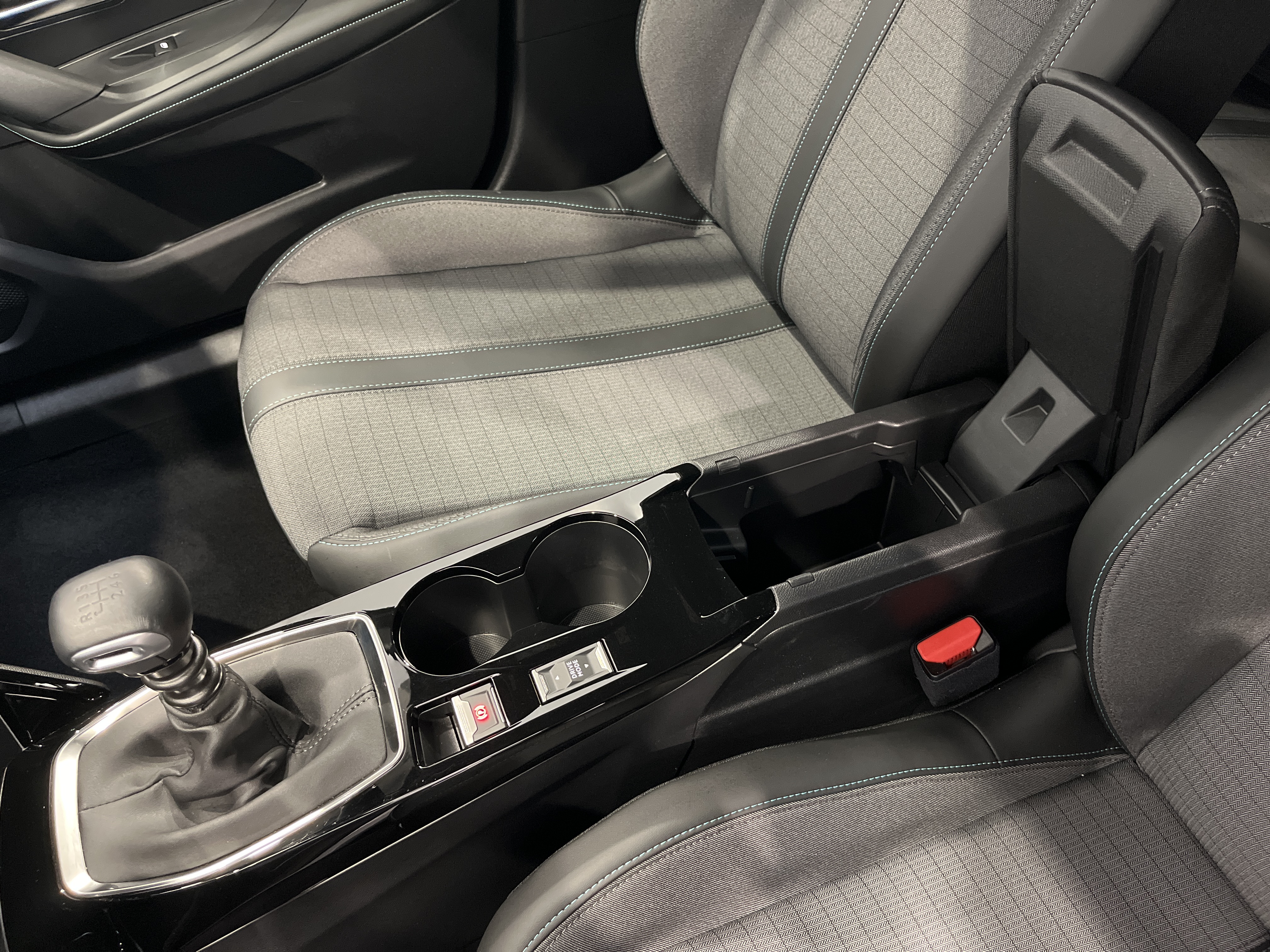 PEUGEOT 2008 ALLURE PACK PURETECH 130 S&S BVM6