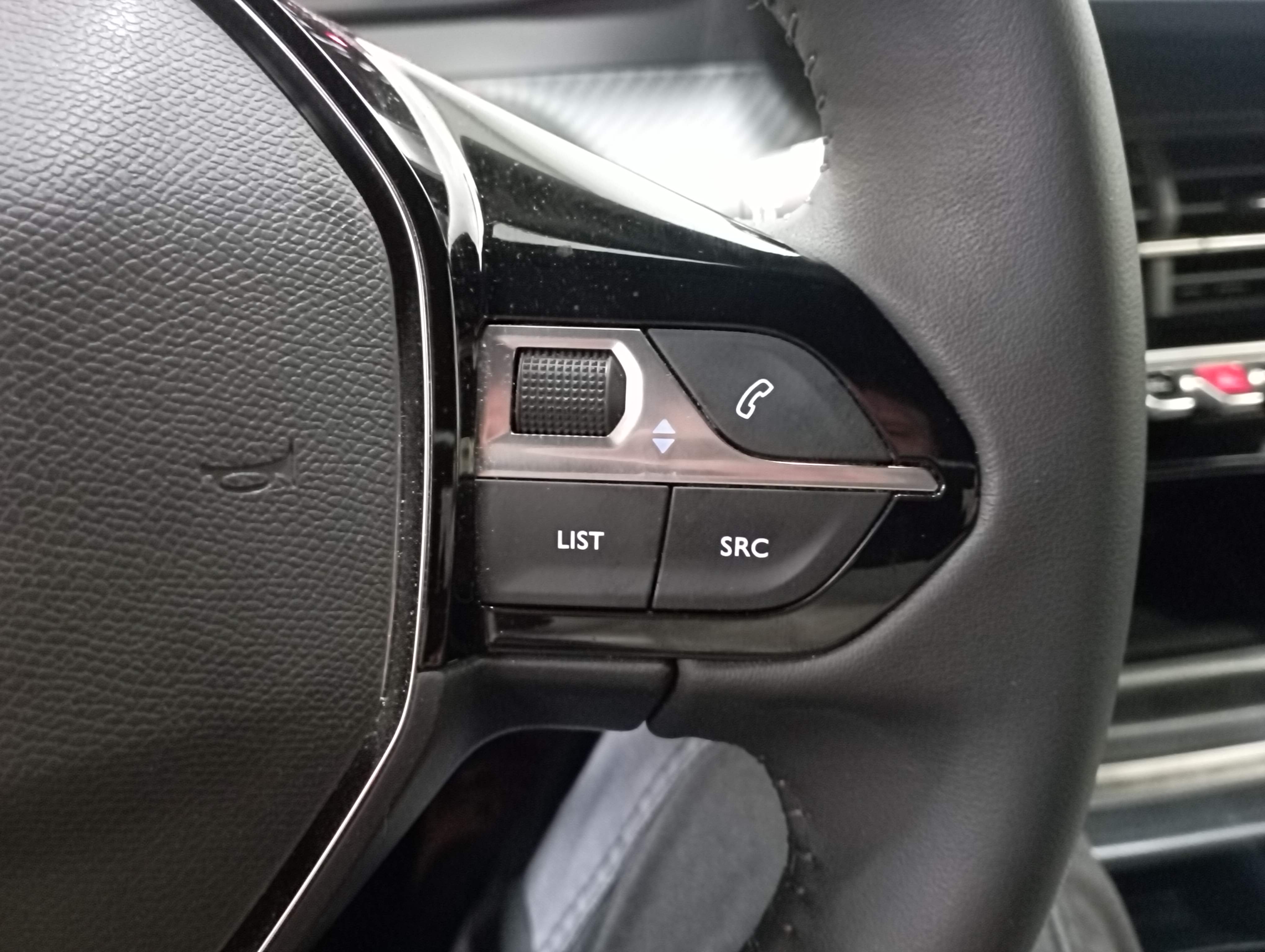 PEUGEOT 2008 PureTech 130 S&S BVM6 Allure
