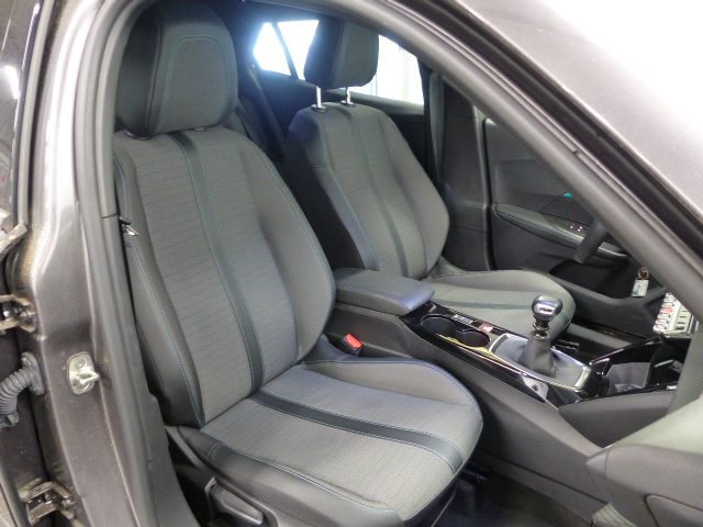 PEUGEOT 2008 PureTech 130 S&S BVM6 Allure