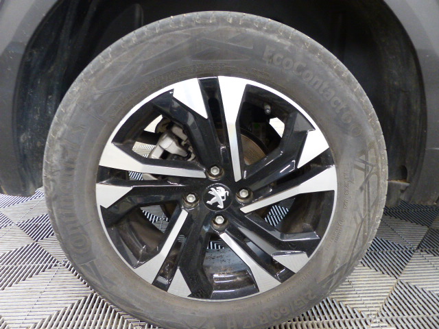 PEUGEOT 2008 PureTech 130 S&S BVM6 Allure