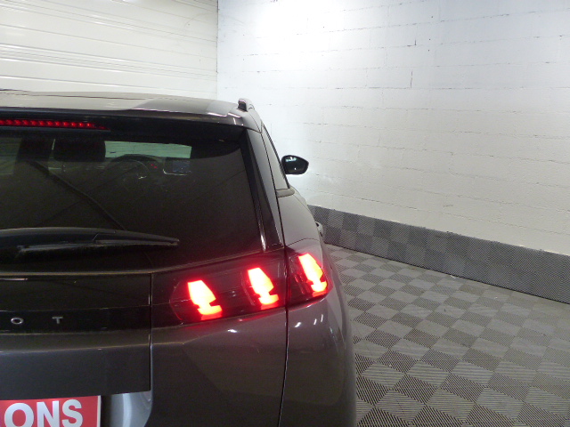 PEUGEOT 2008 PureTech 130 S&S BVM6 Allure