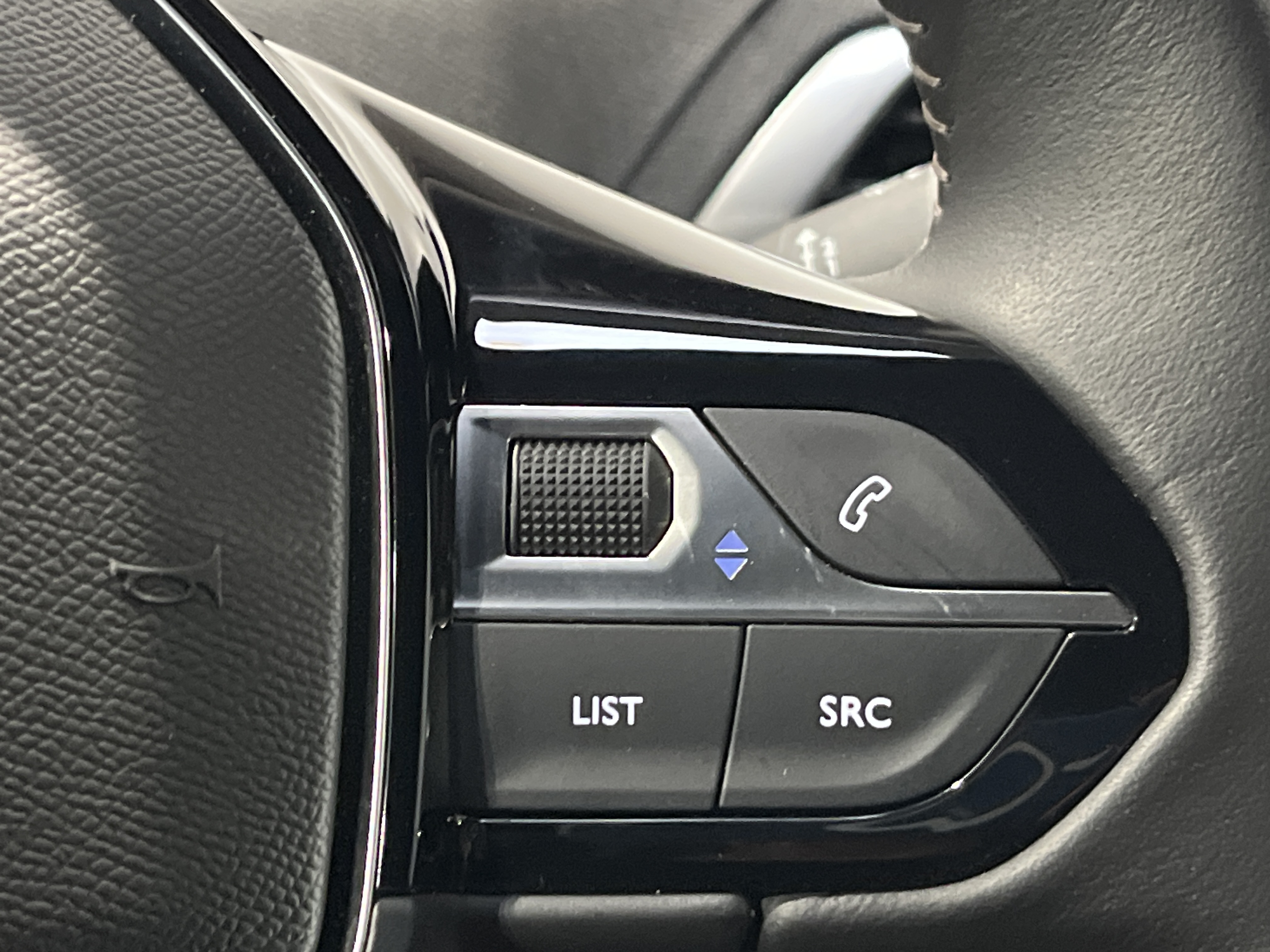 PEUGEOT 3008 ALLURE PACK PTECH 130 S&S BVM6