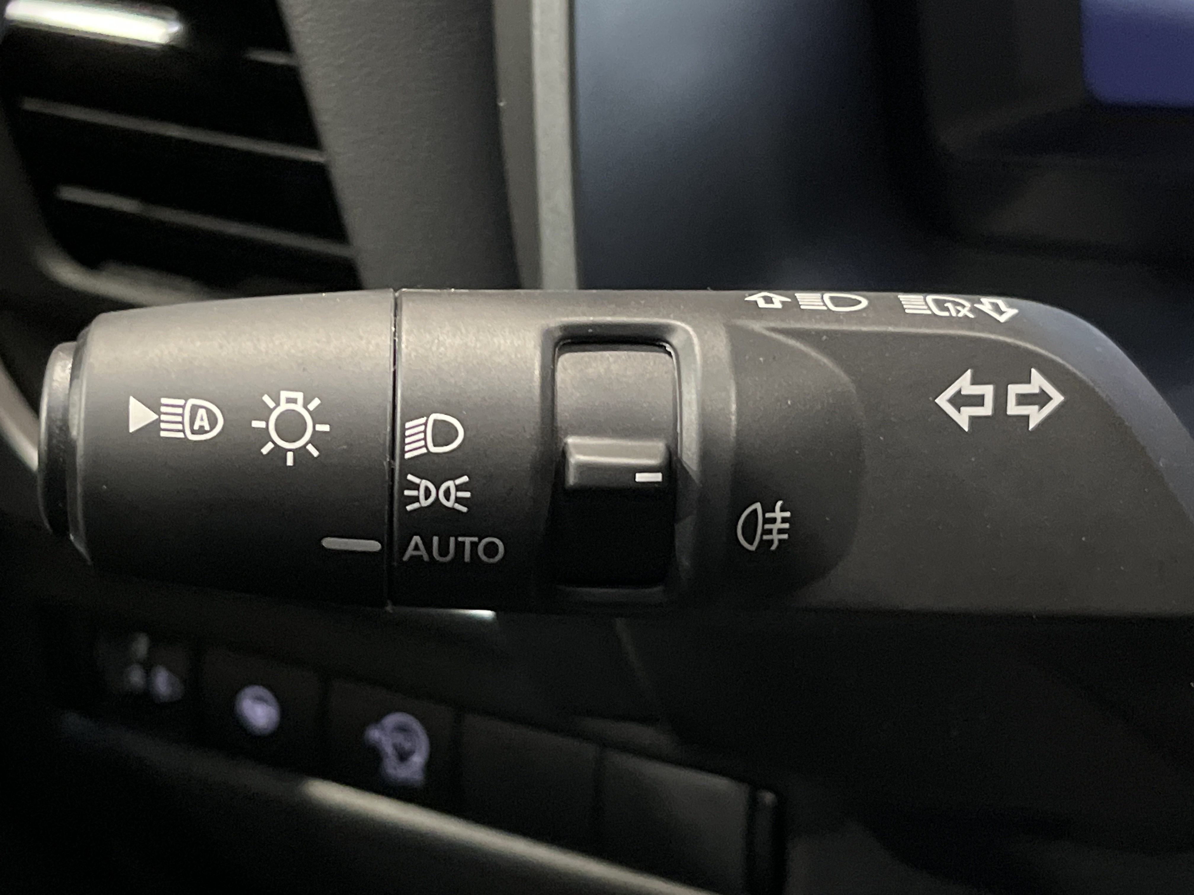 NISSAN QASHQAI Mild Hybrid 158 ch Xtronic N-Connecta