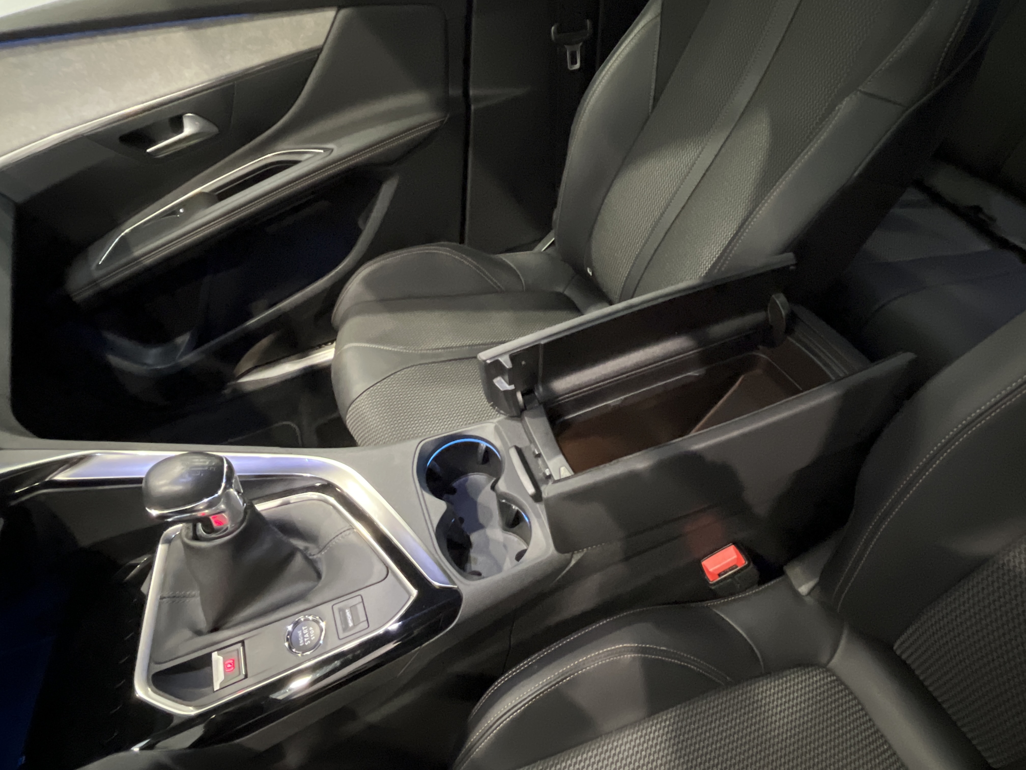 PEUGEOT 3008 GT PURETECH 130 S&S BVM6