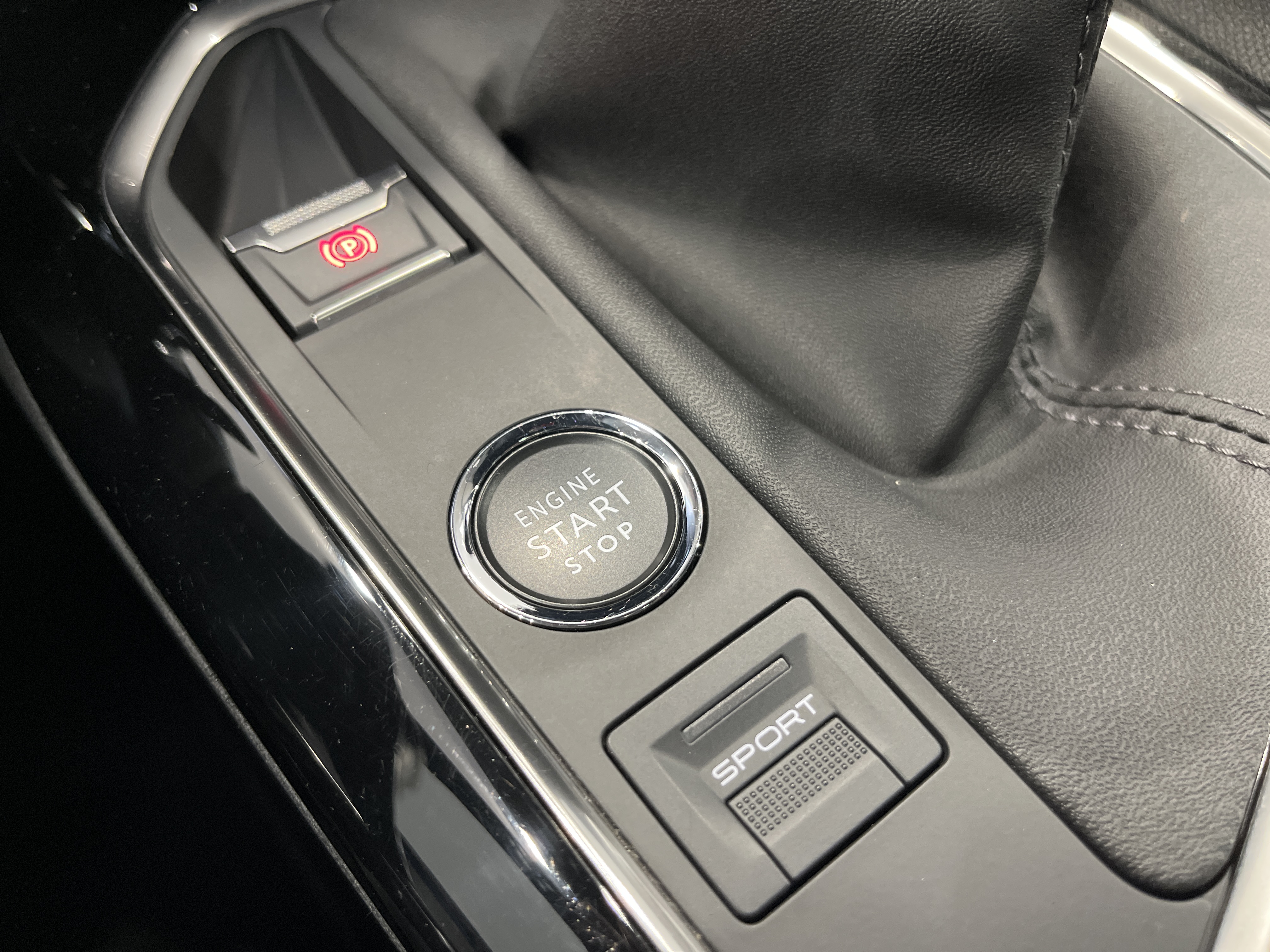 PEUGEOT 3008 GT PURETECH 130 S&S BVM6
