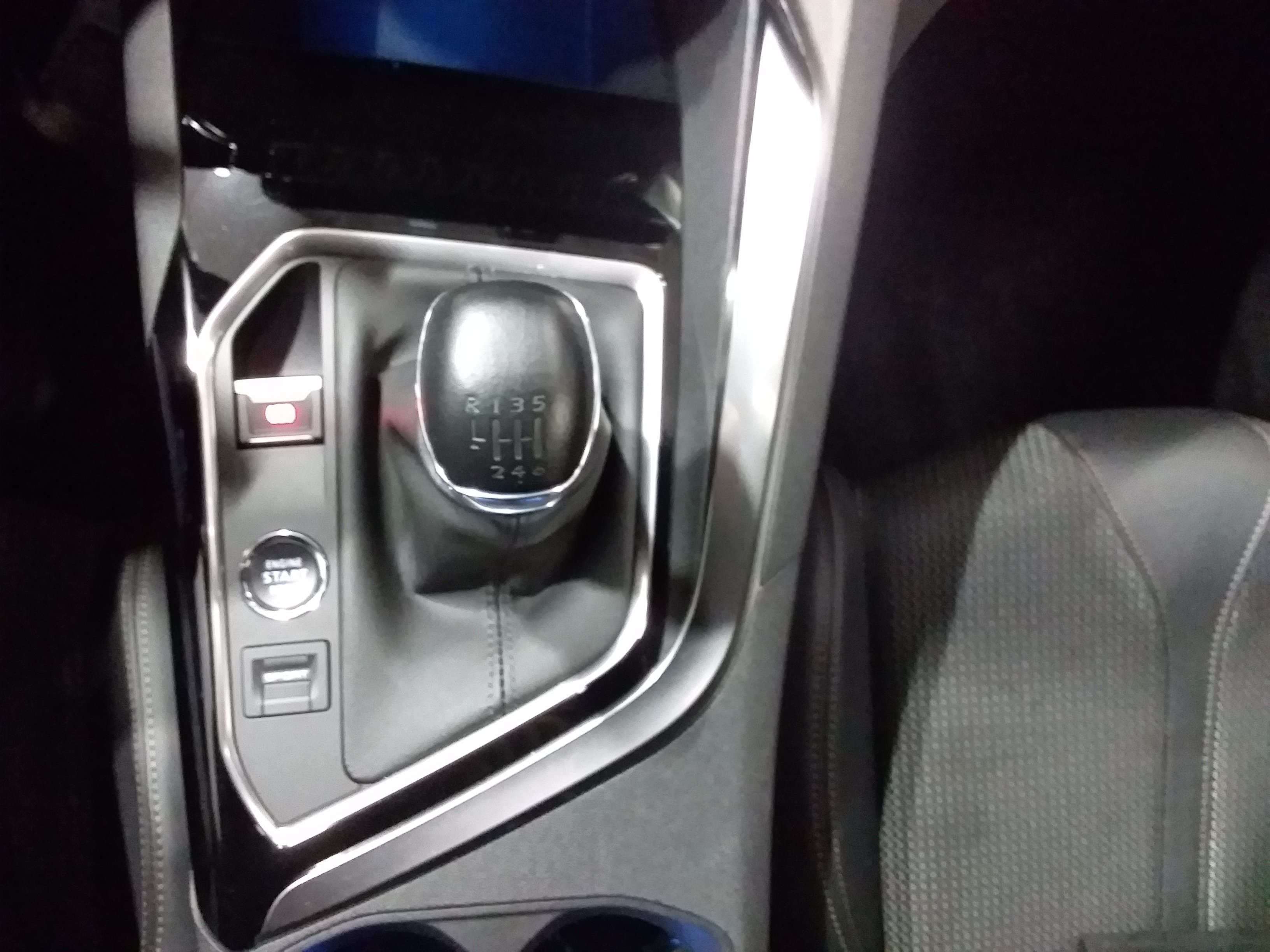 PEUGEOT 3008 GT PURETECH 130 S&S BVM6