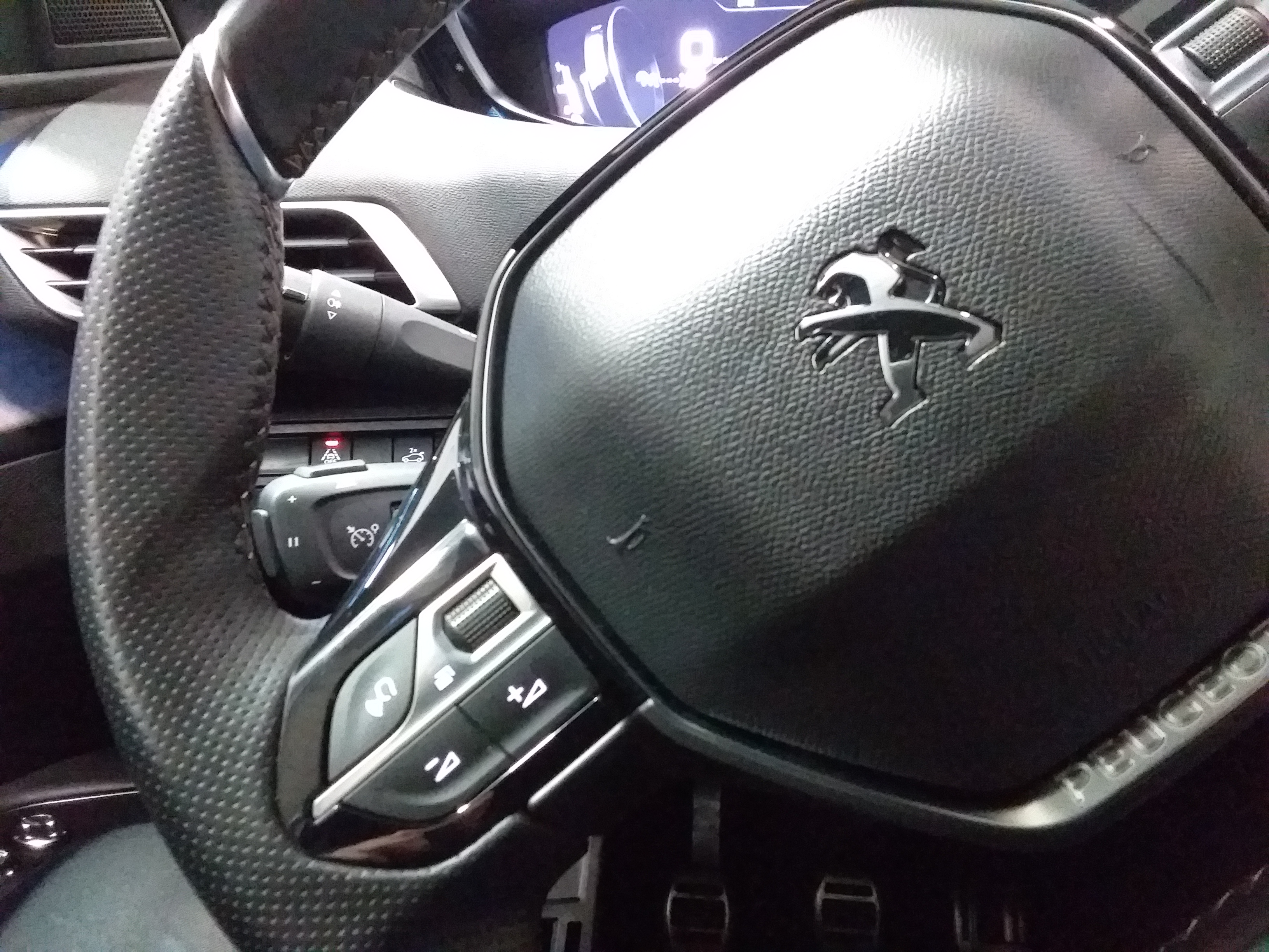 PEUGEOT 3008 GT PURETECH 130 S&S BVM6