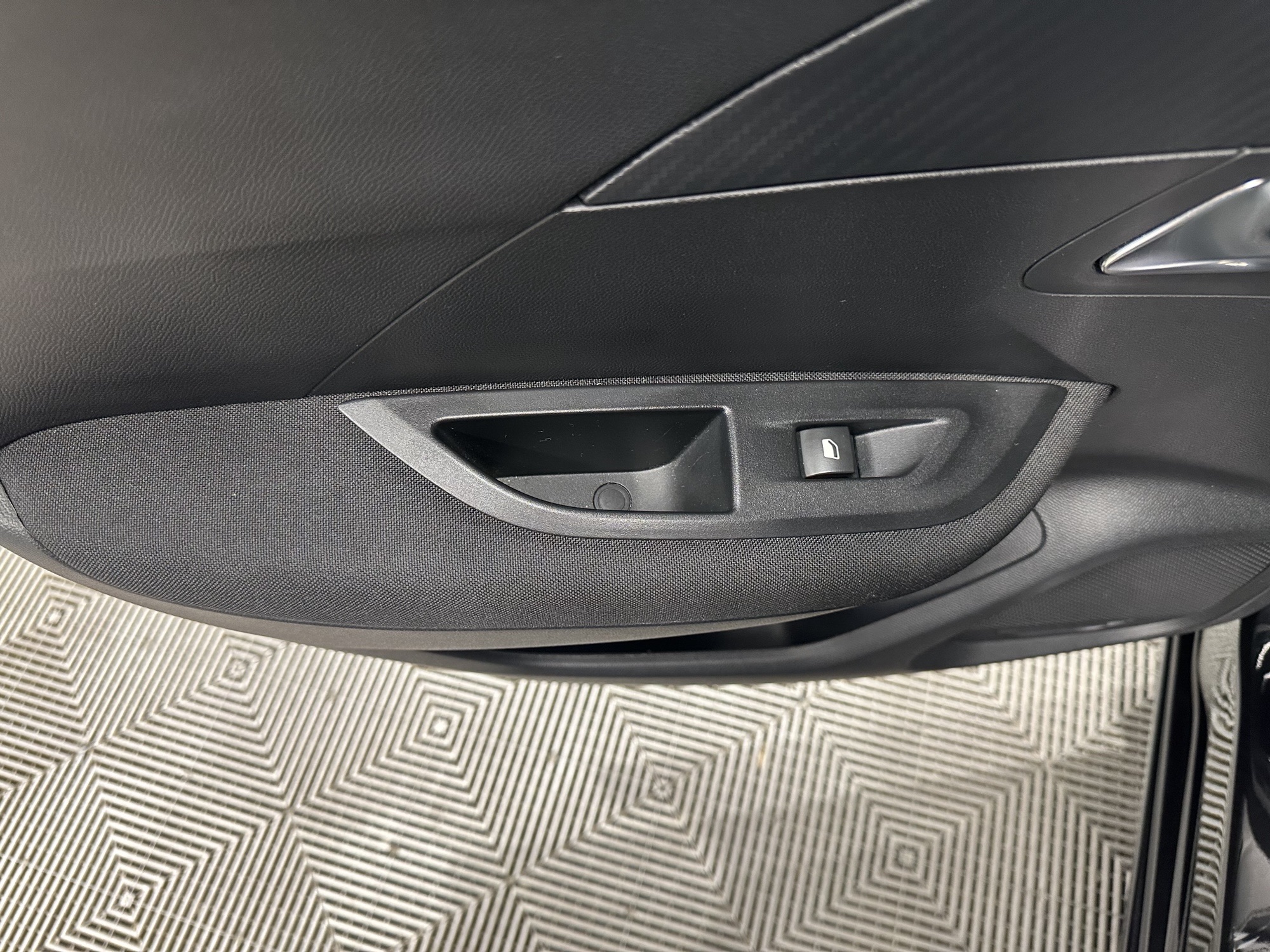 PEUGEOT 2008 Active 1.2 Puretech 100 BVM6