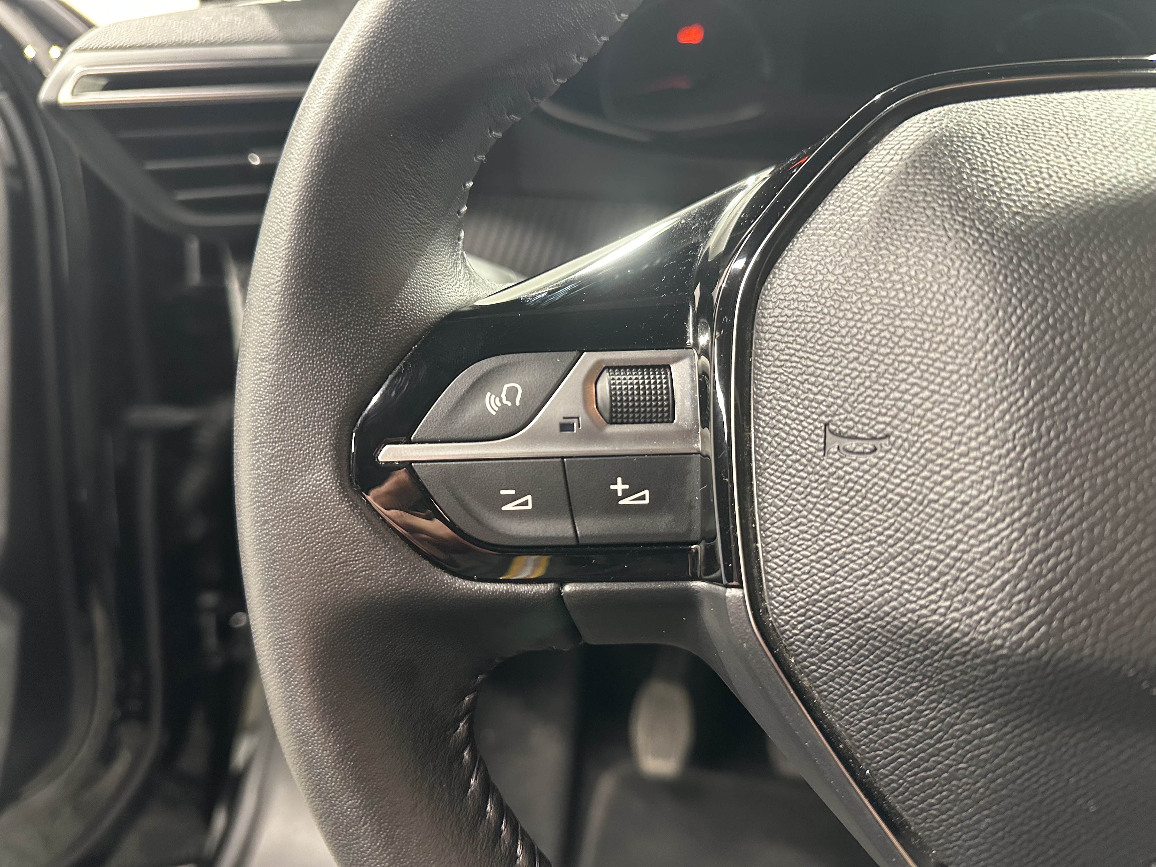 PEUGEOT 2008 Active 1.2 Puretech 100 BVM6