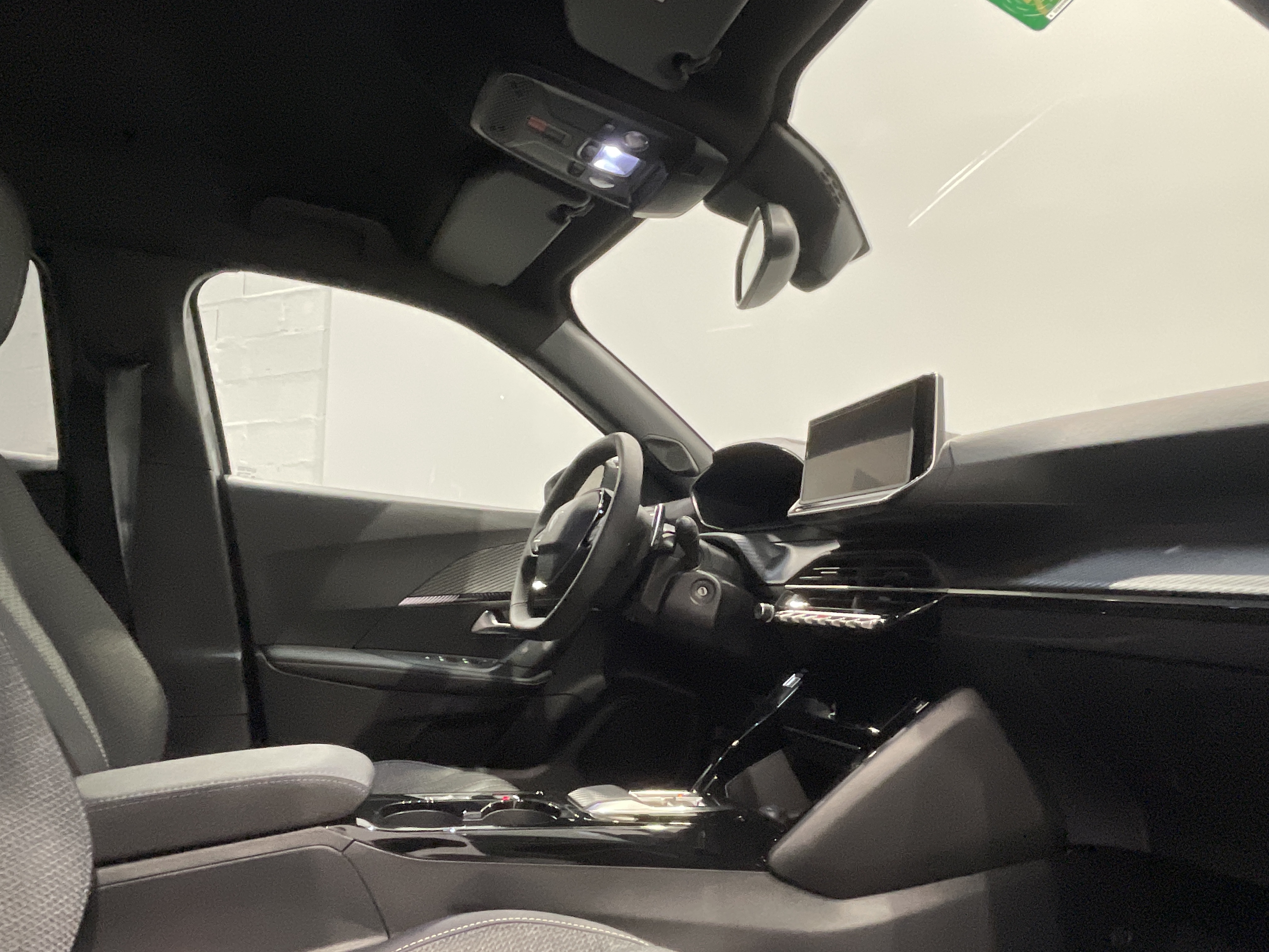 PEUGEOT 2008 ALLURE PURETECH 130 S&S EAT8