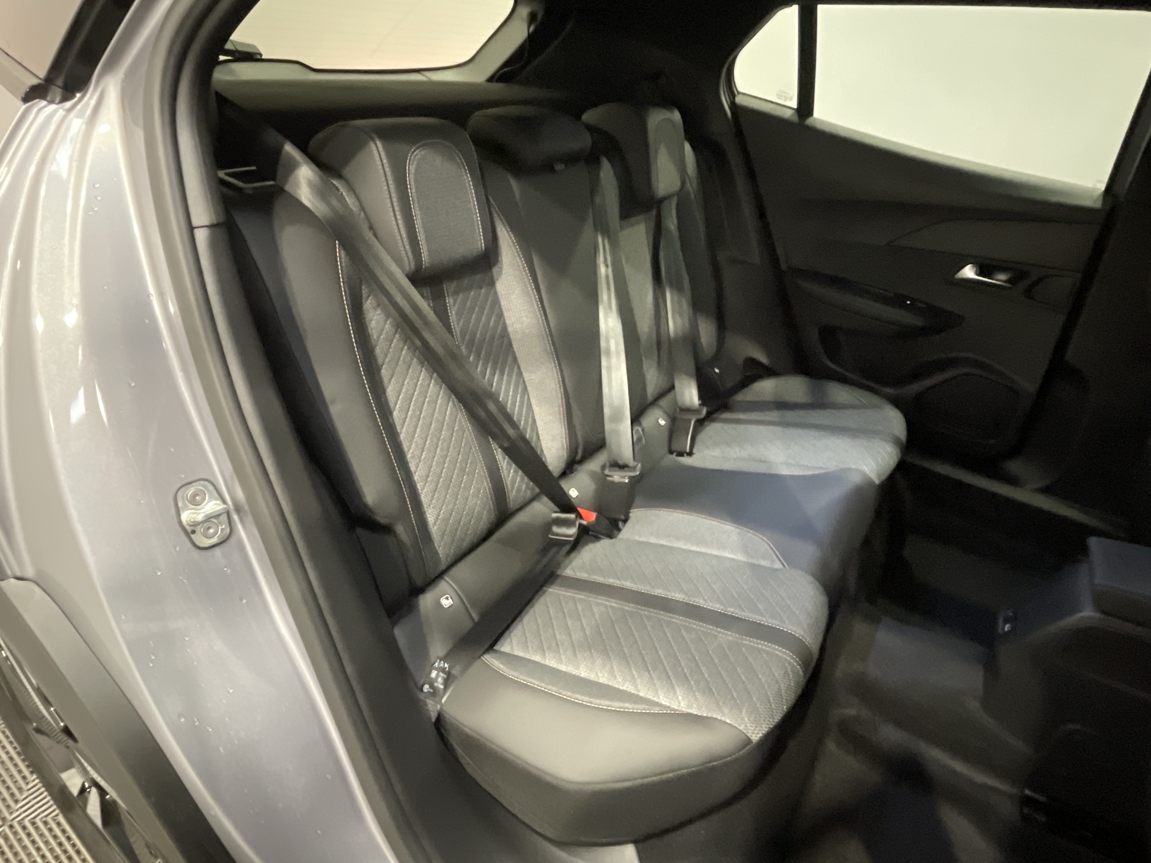 PEUGEOT 2008 ALLURE PURETECH 130 S&S EAT8
