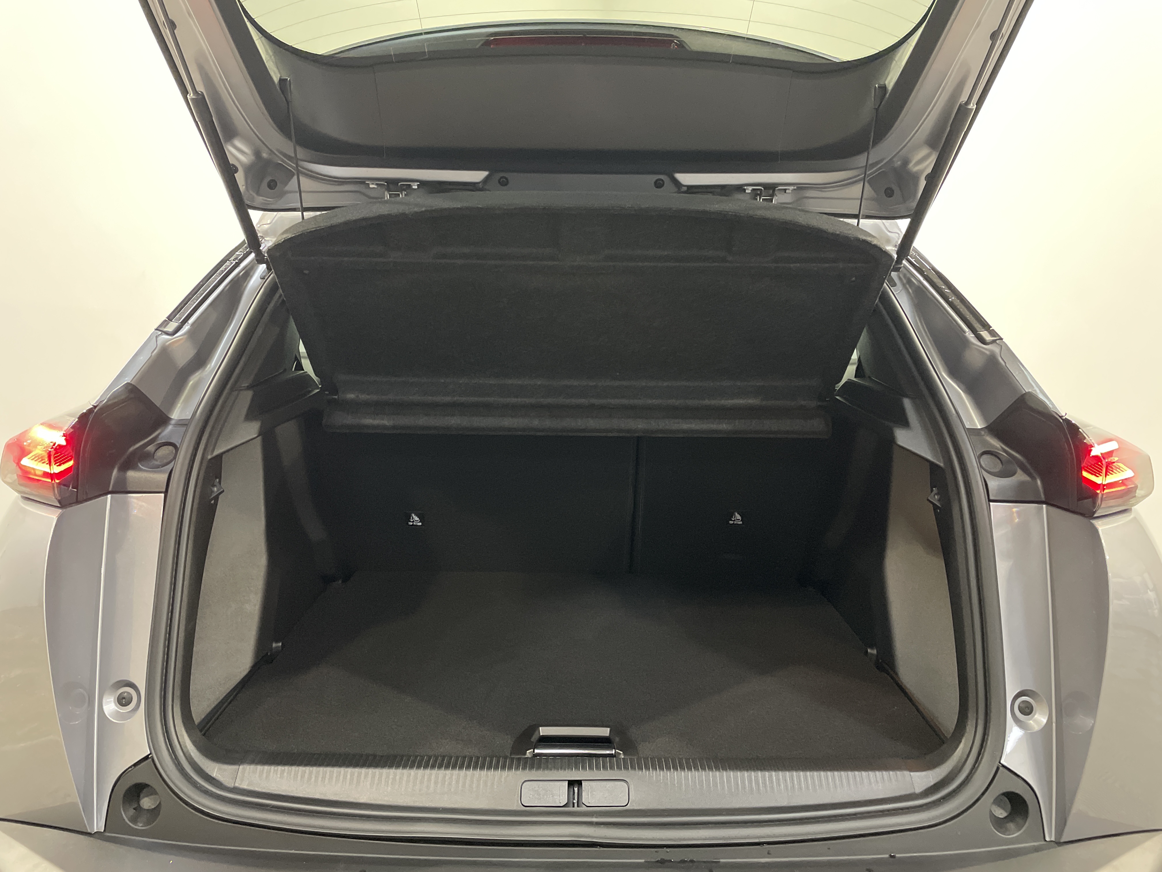 PEUGEOT 2008 ALLURE PURETECH 130 S&S EAT8