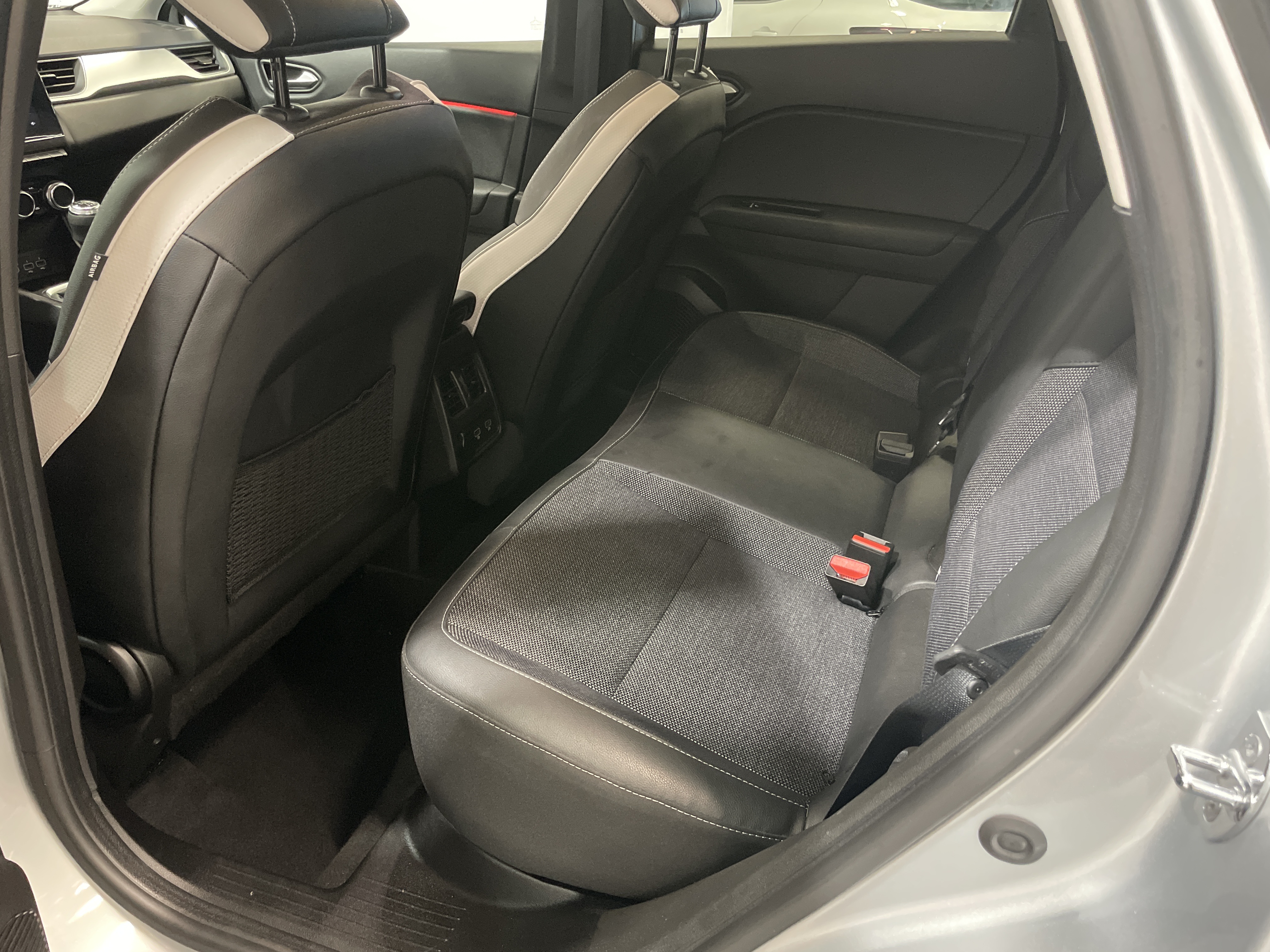 RENAULT CAPTUR techno mild hybrid 140