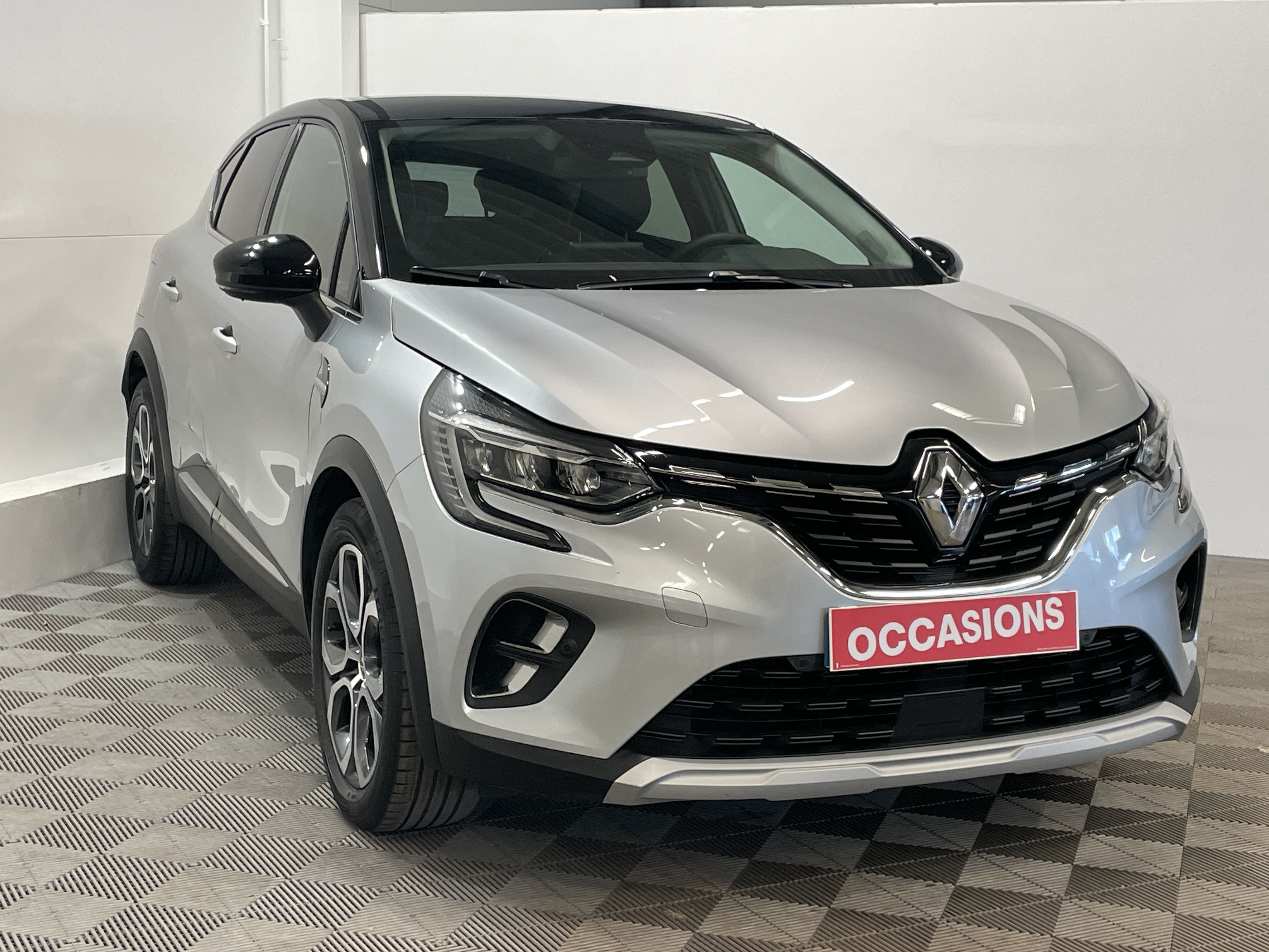 RENAULT CAPTUR techno mild hybrid 140