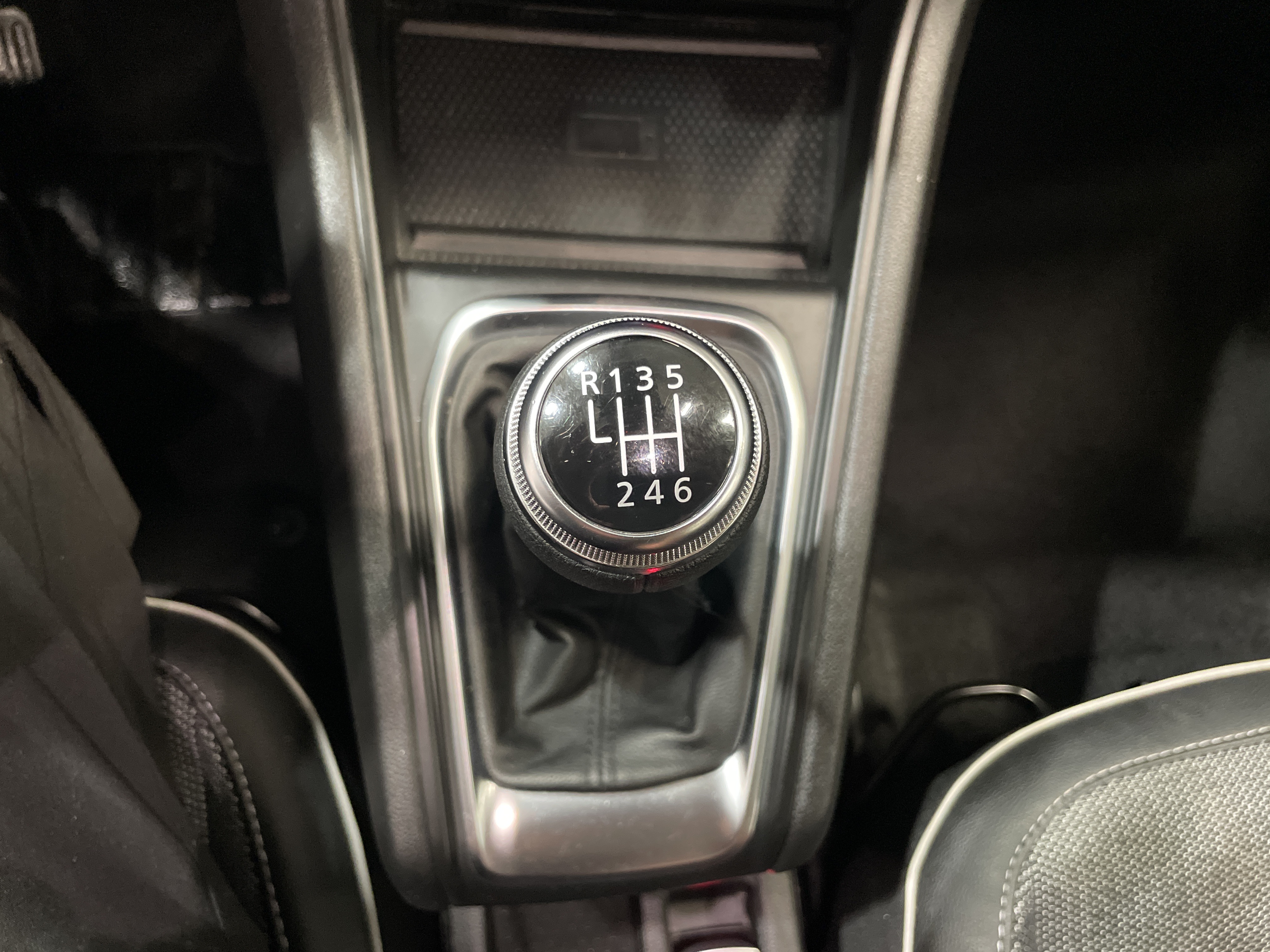 RENAULT CAPTUR techno mild hybrid 140