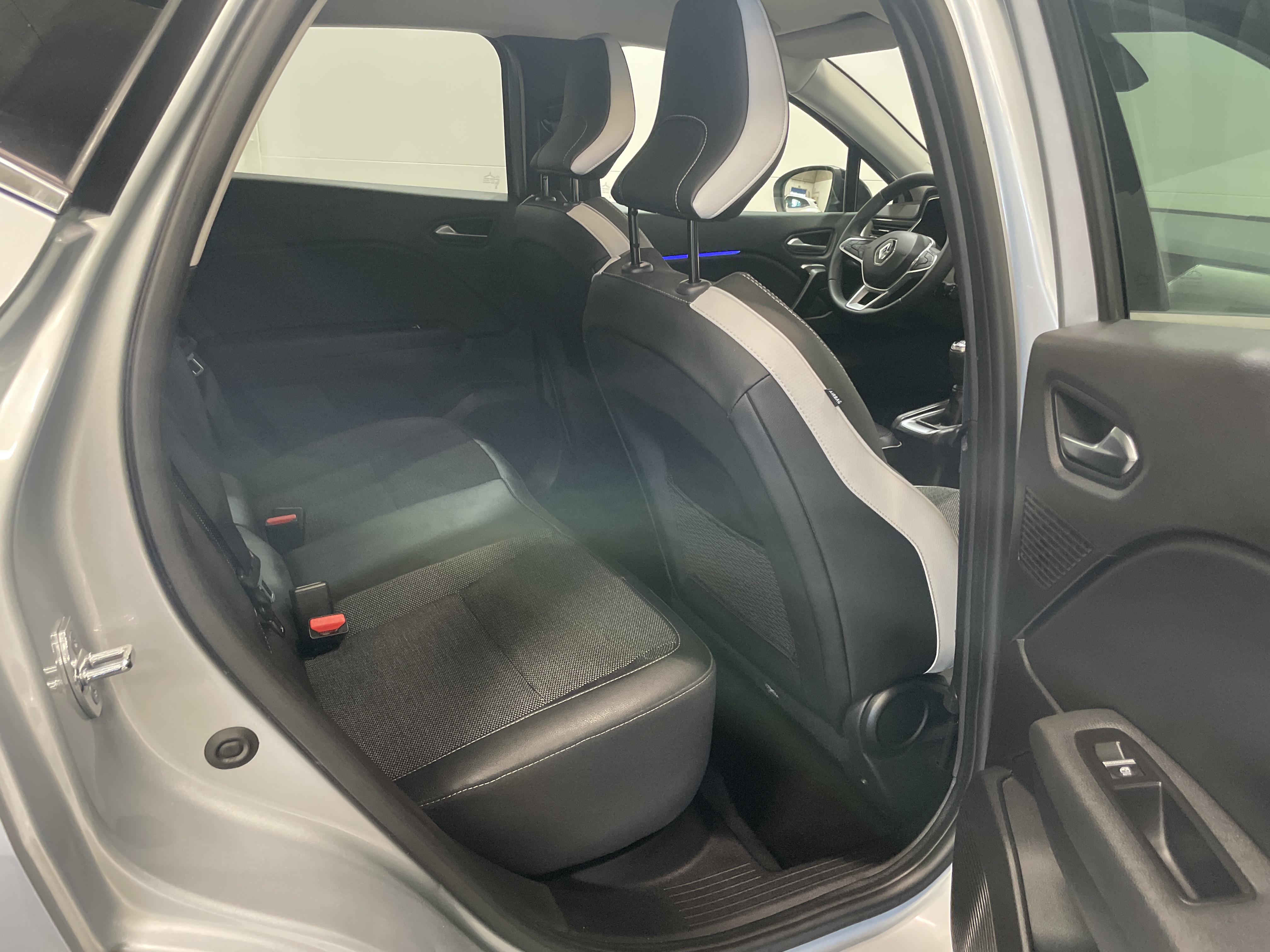 RENAULT CAPTUR techno mild hybrid 140
