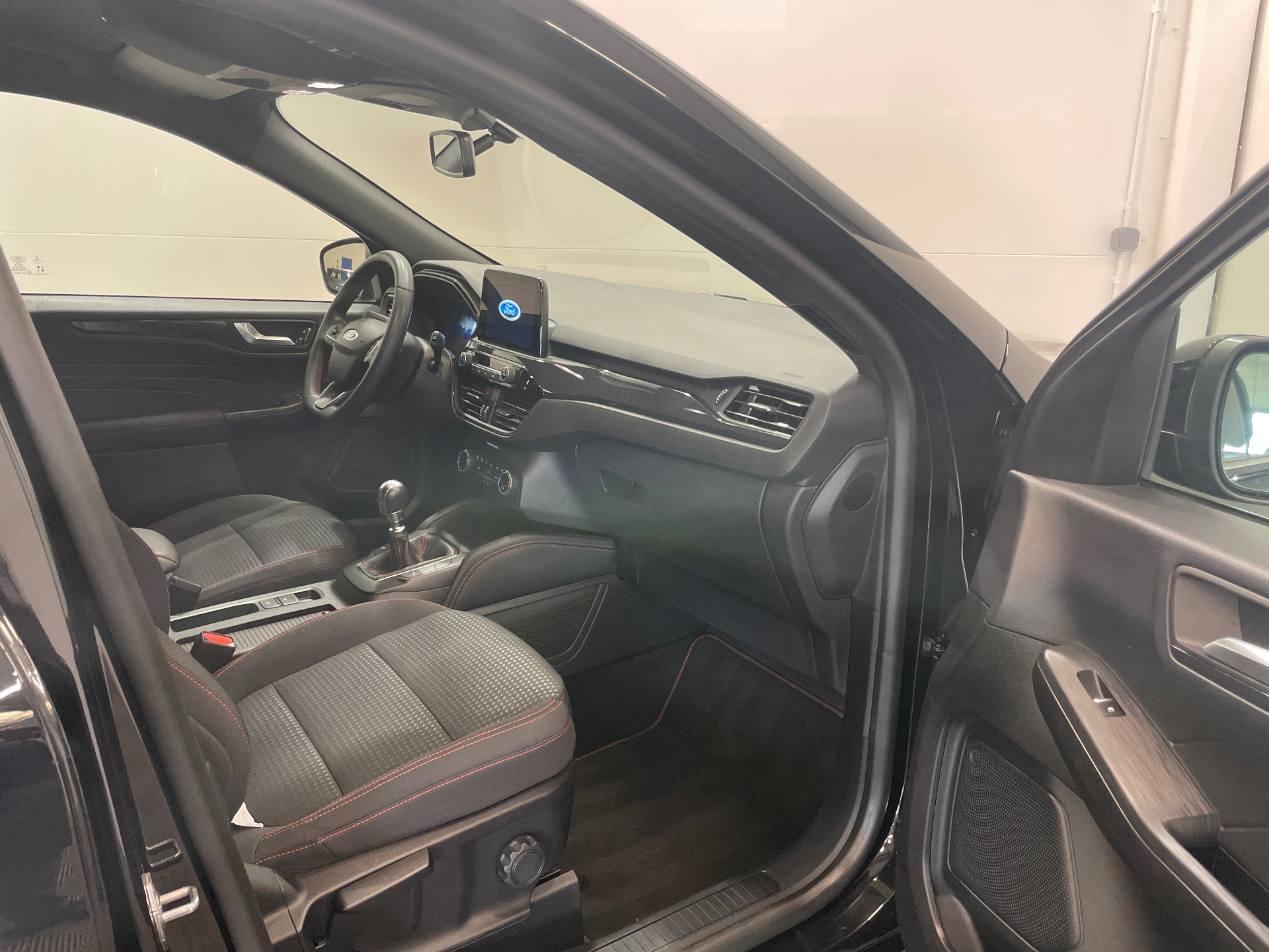 FORD KUGA 1,5 Ecoboost 150cv ST-LINE