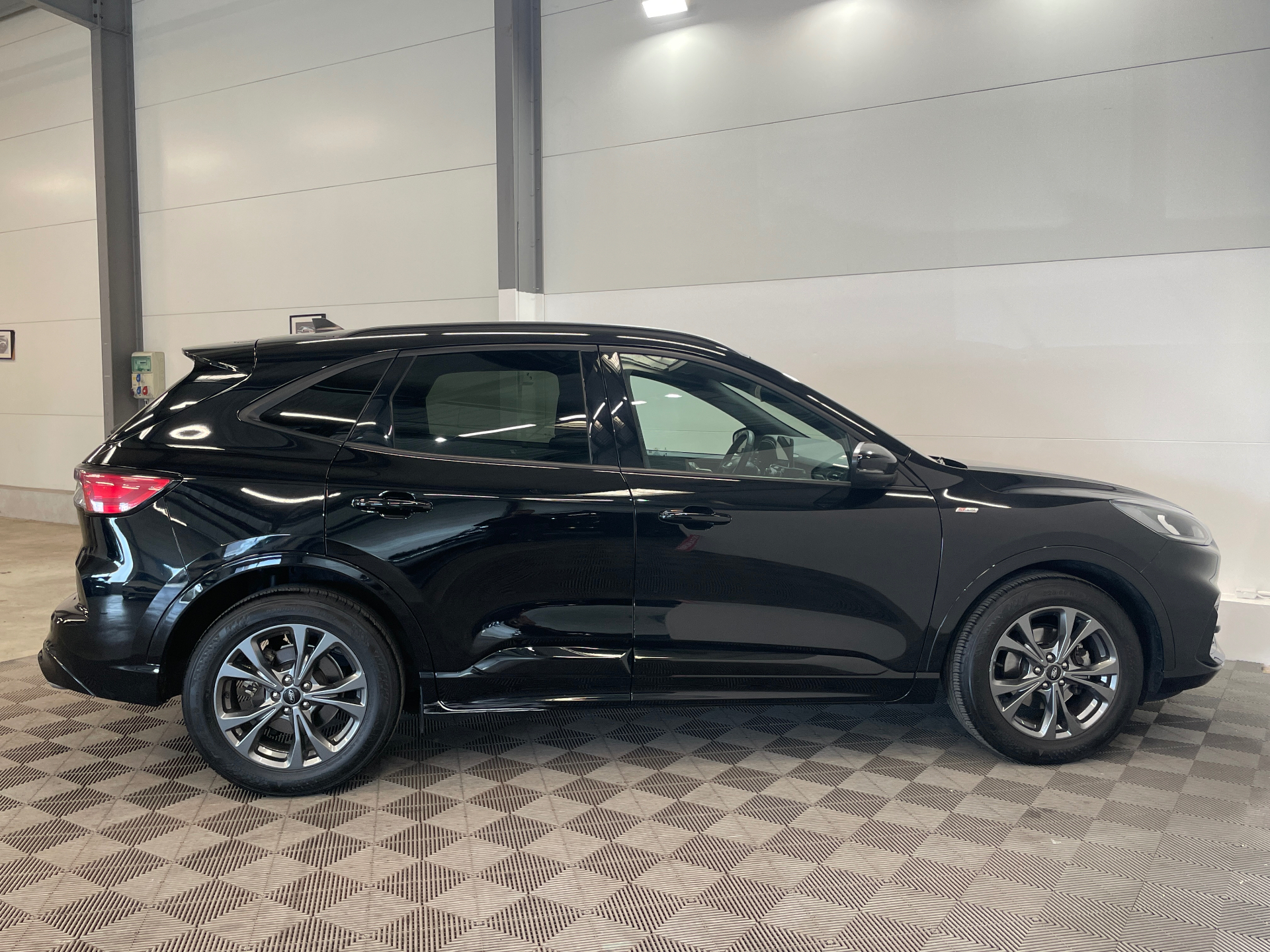 FORD KUGA 1,5 Ecoboost 150cv ST-LINE