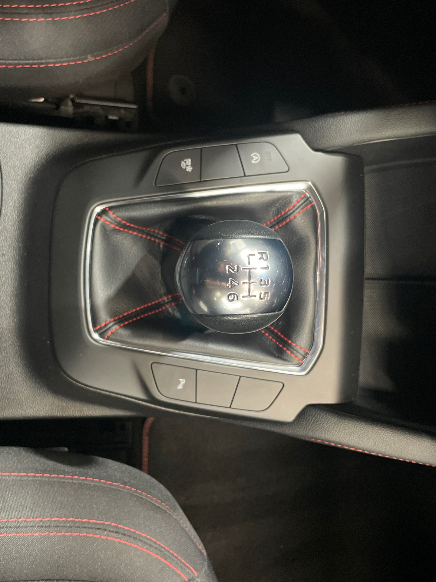 FORD KUGA 1,5 Ecoboost 150cv ST-LINE
