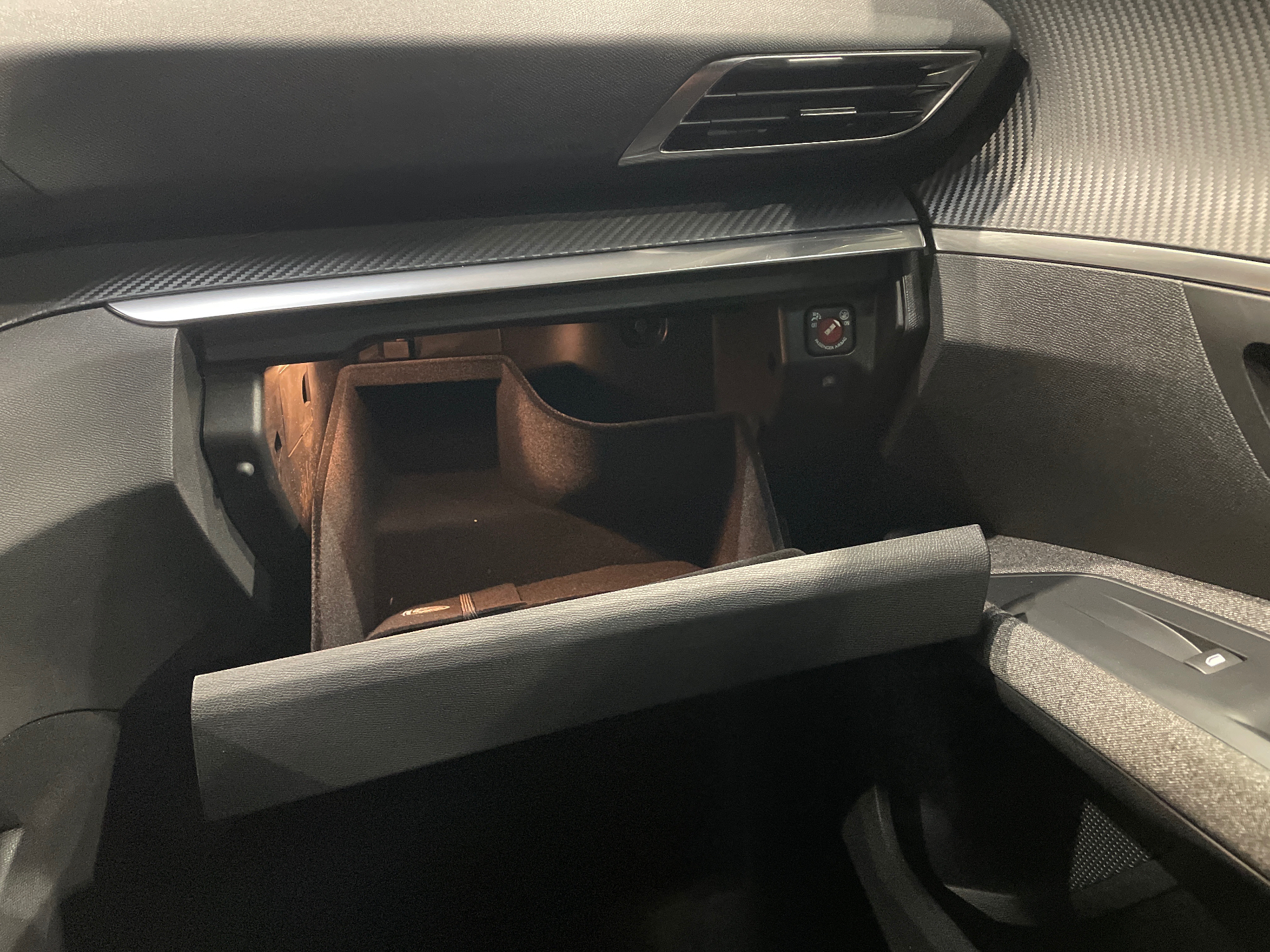 PEUGEOT 5008 BlueHDi 130ch S&S EAT8 Active Pack