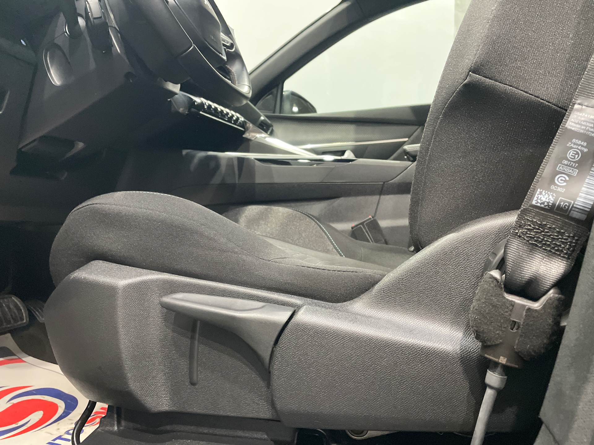 PEUGEOT 5008 BlueHDi 130ch S&S EAT8 Active Pack