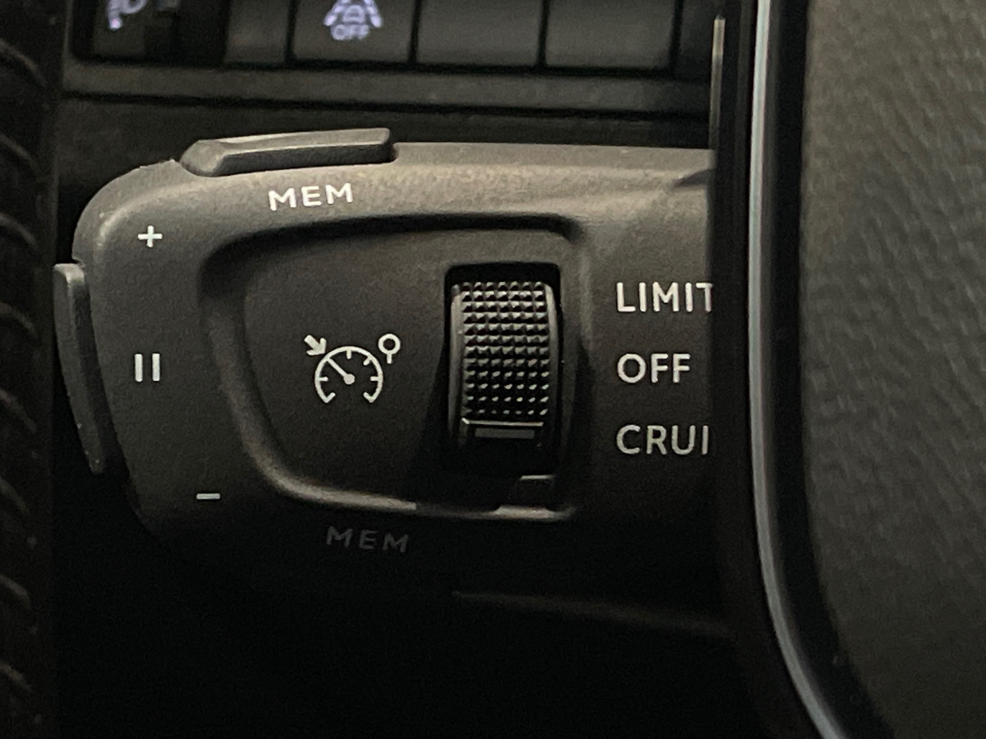 PEUGEOT 5008 BlueHDi 130ch S&S EAT8 Active Pack