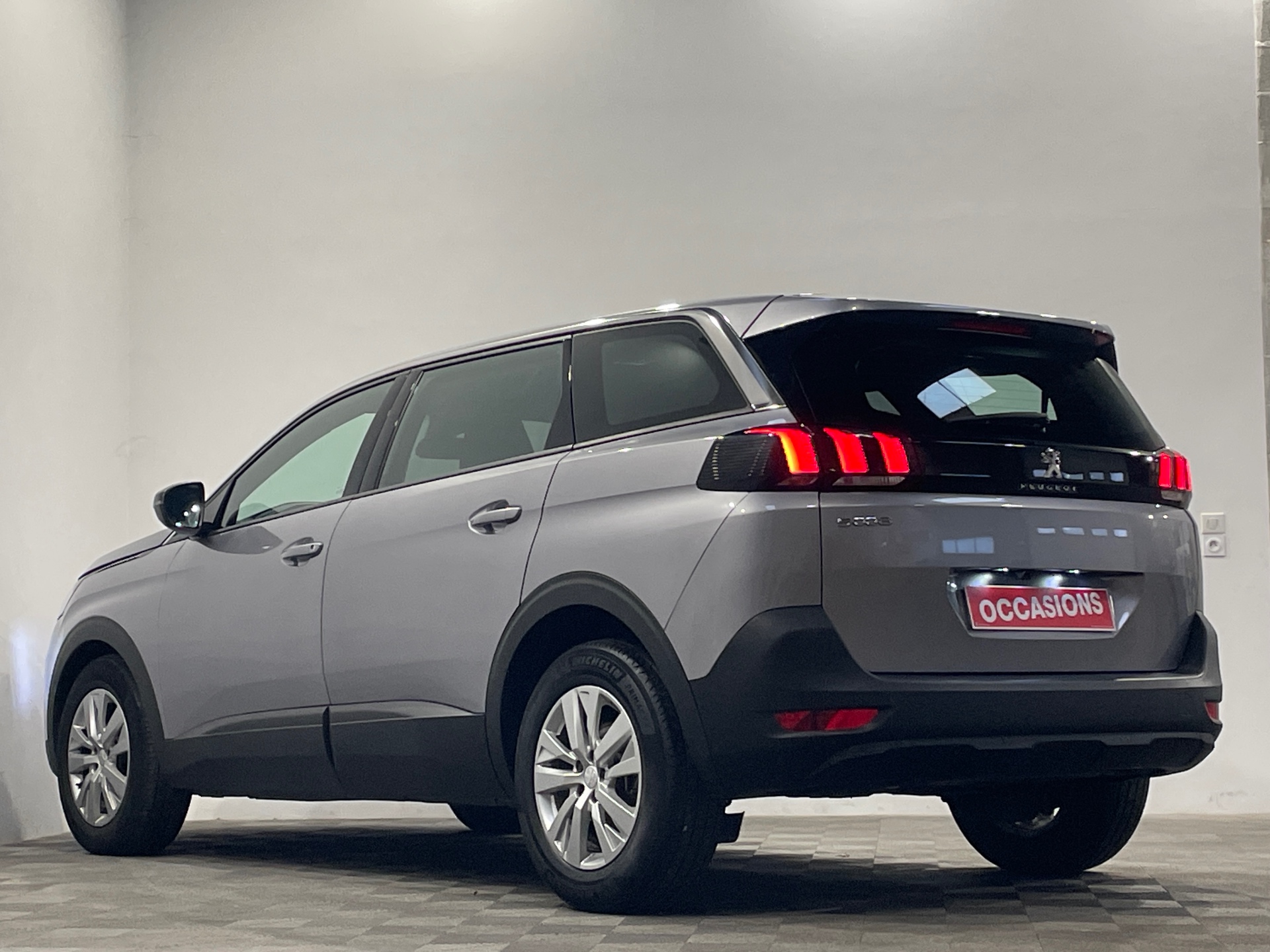 PEUGEOT 5008 BlueHDi 130ch S&S EAT8 Active Pack