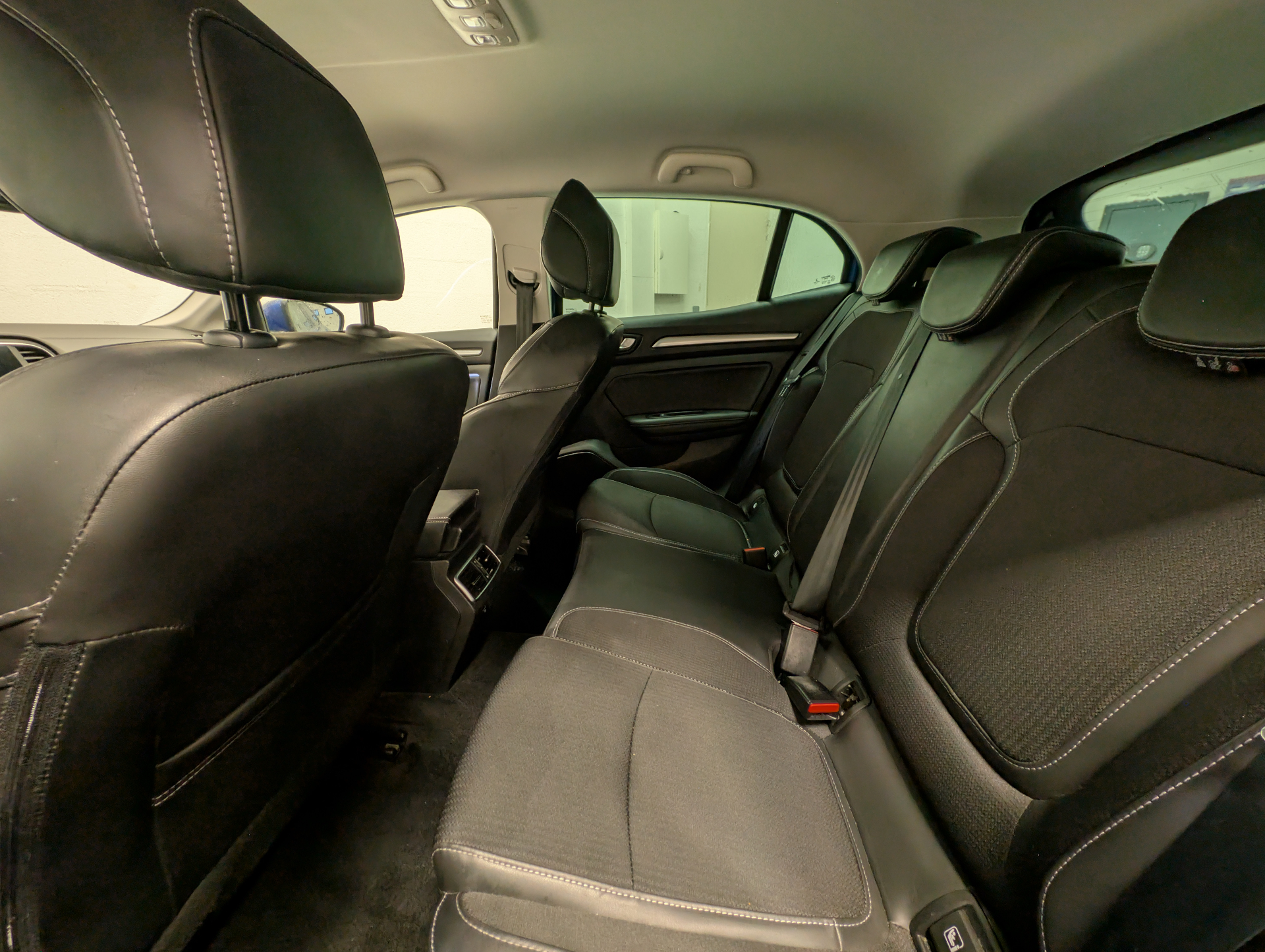 RENAULT MEGANE IV BERLINE techno TCe 140 EDC -23