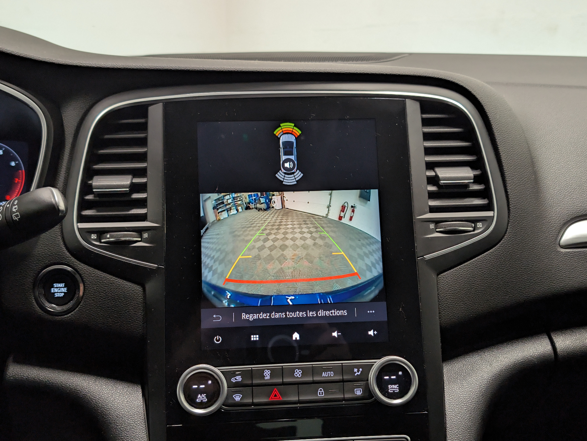 RENAULT MEGANE IV BERLINE techno TCe 140 EDC -23