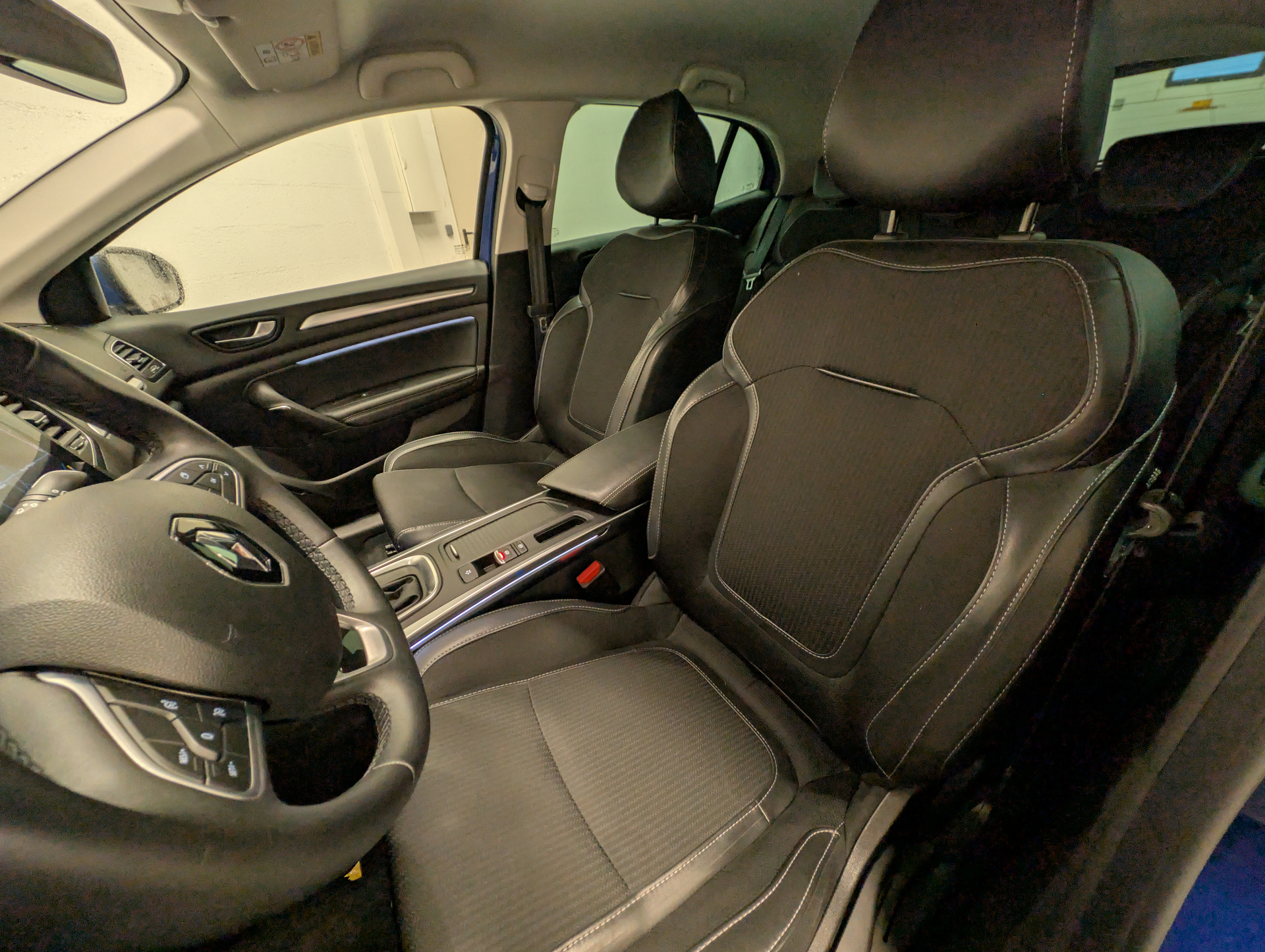 RENAULT MEGANE IV BERLINE techno TCe 140 EDC -23