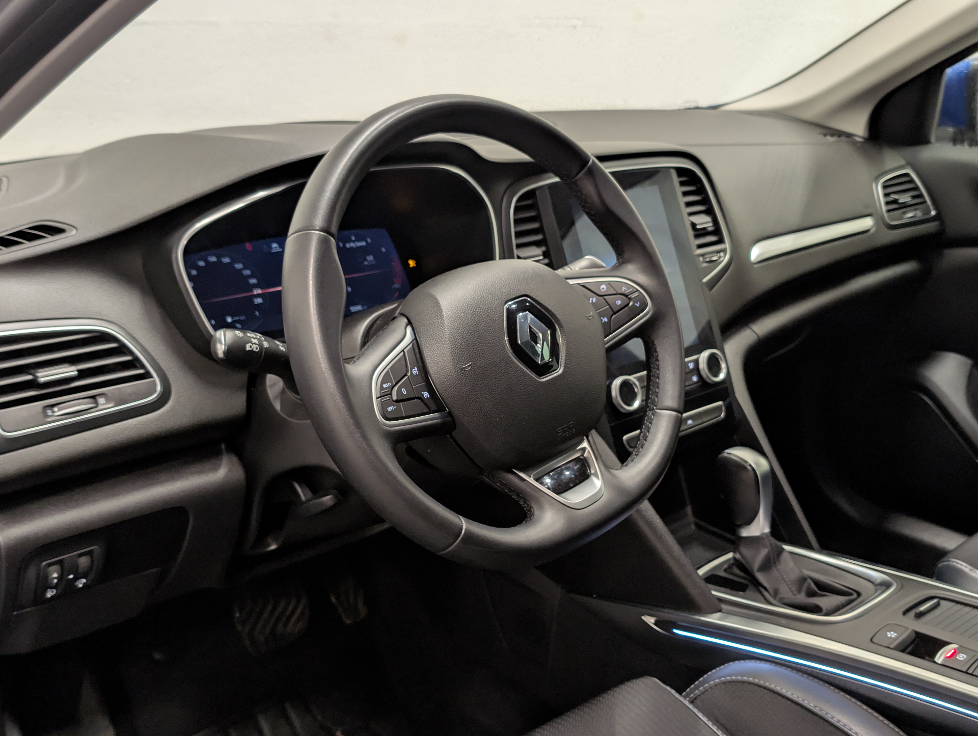 RENAULT MEGANE IV BERLINE techno TCe 140 EDC -23