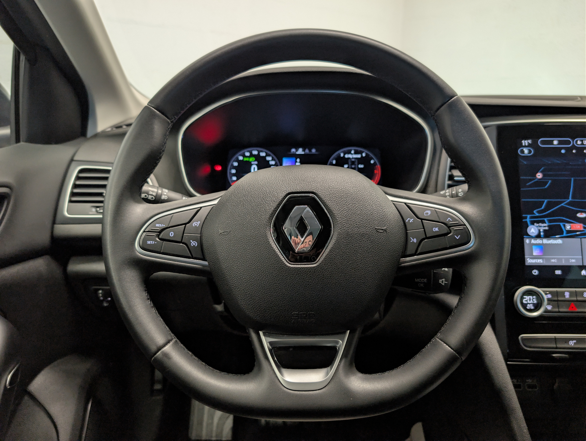 RENAULT MEGANE IV BERLINE techno TCe 140 EDC -23