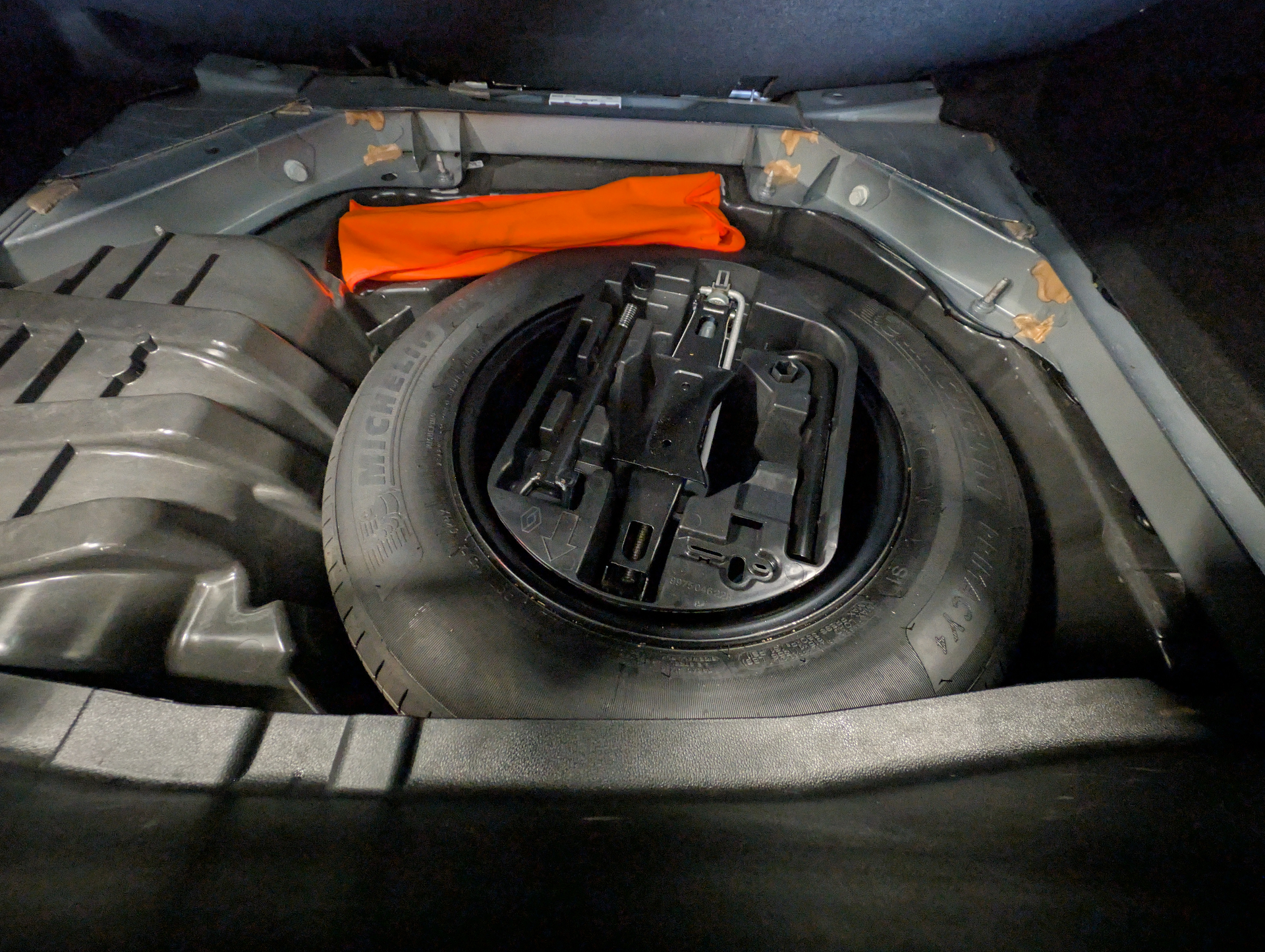 RENAULT MEGANE IV BERLINE techno TCe 140 EDC -23