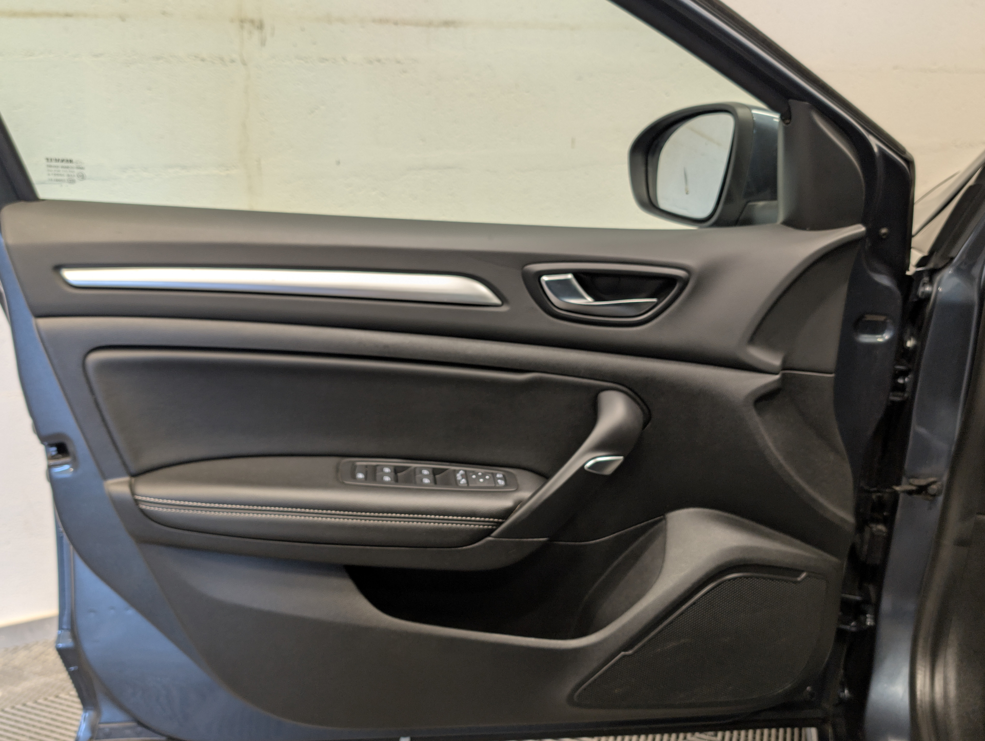 RENAULT MEGANE IV BERLINE techno TCe 140 EDC -23