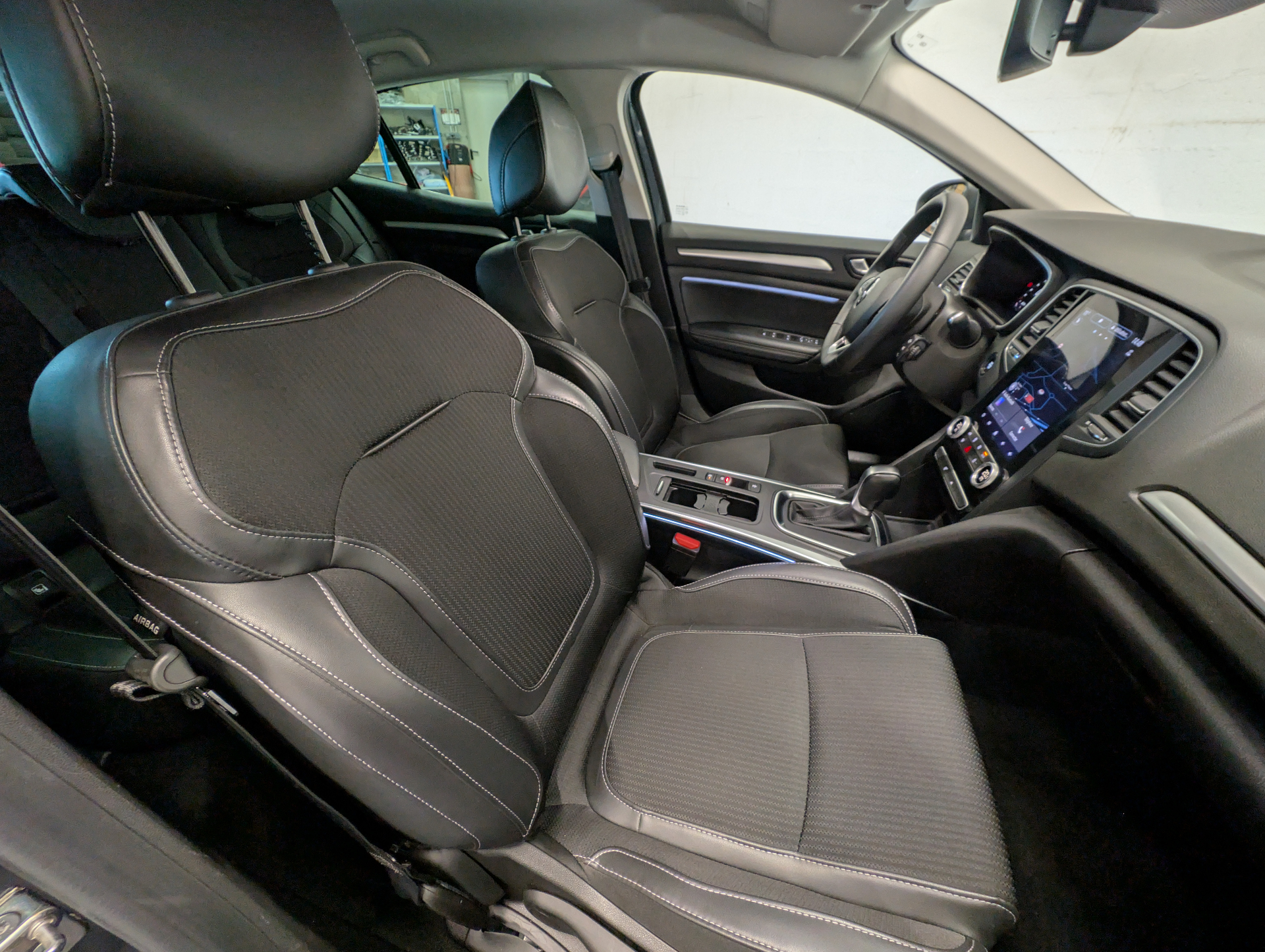 RENAULT MEGANE IV BERLINE techno TCe 140 EDC -23
