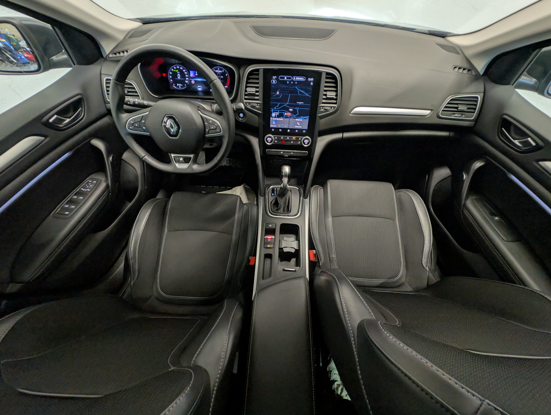 RENAULT MEGANE IV BERLINE techno TCe 140 EDC -23