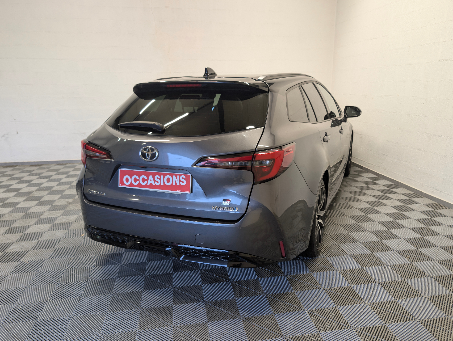 TOYOTA COROLLA TOURING SPORTS HYBRIDE 196 GR SPORT